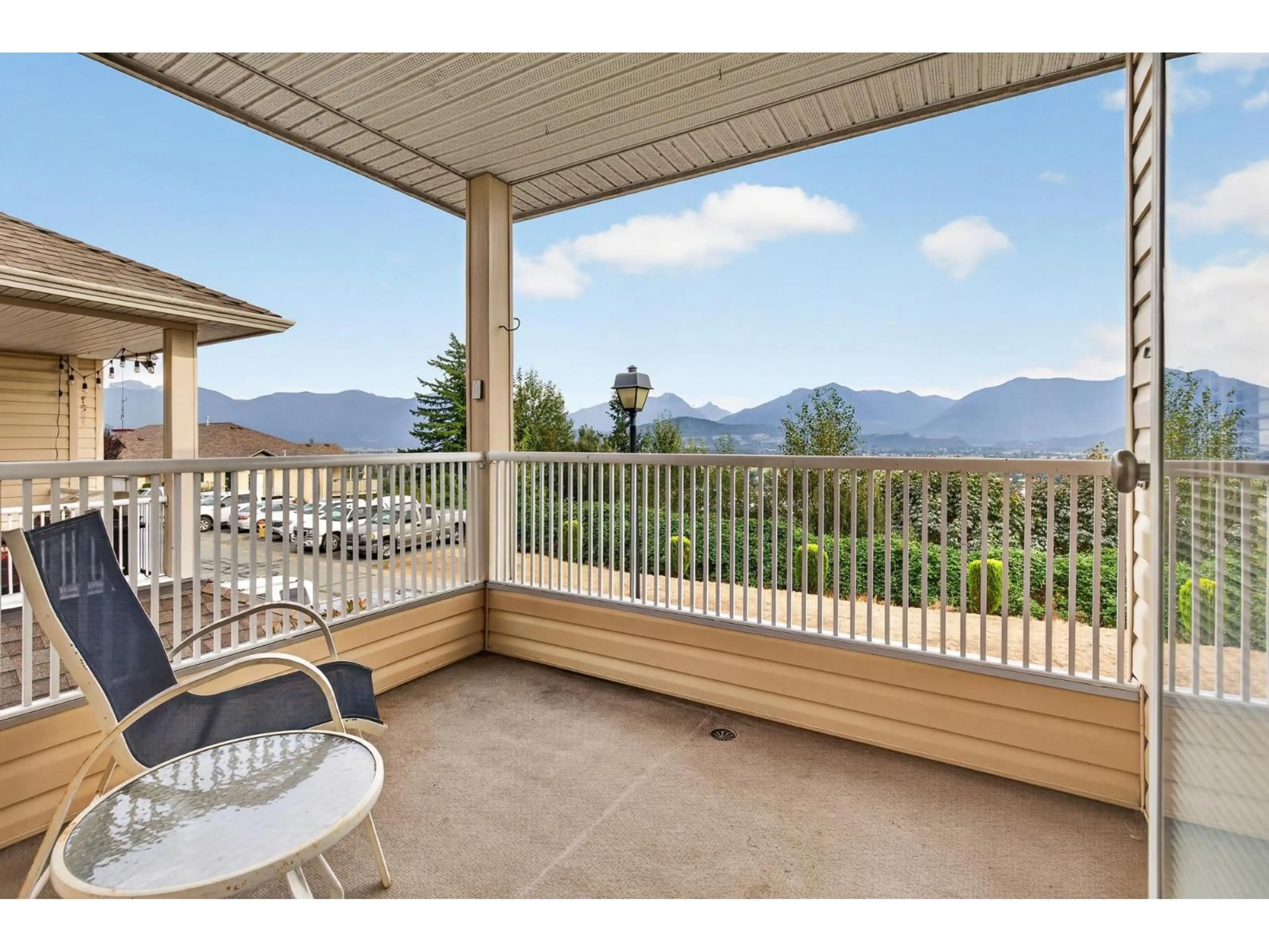 Patio, water/lake/river/ocean view for 71 - 8590 SUNRISE DRIVE, Chilliwack British Columbia V2R3Z4