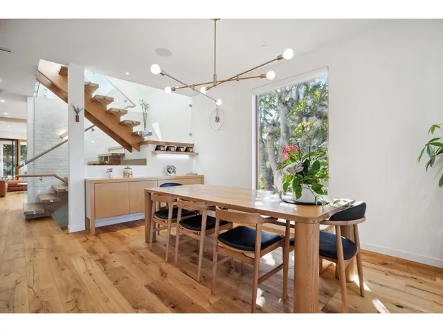 828 STEVENS STREET, White Rock 5