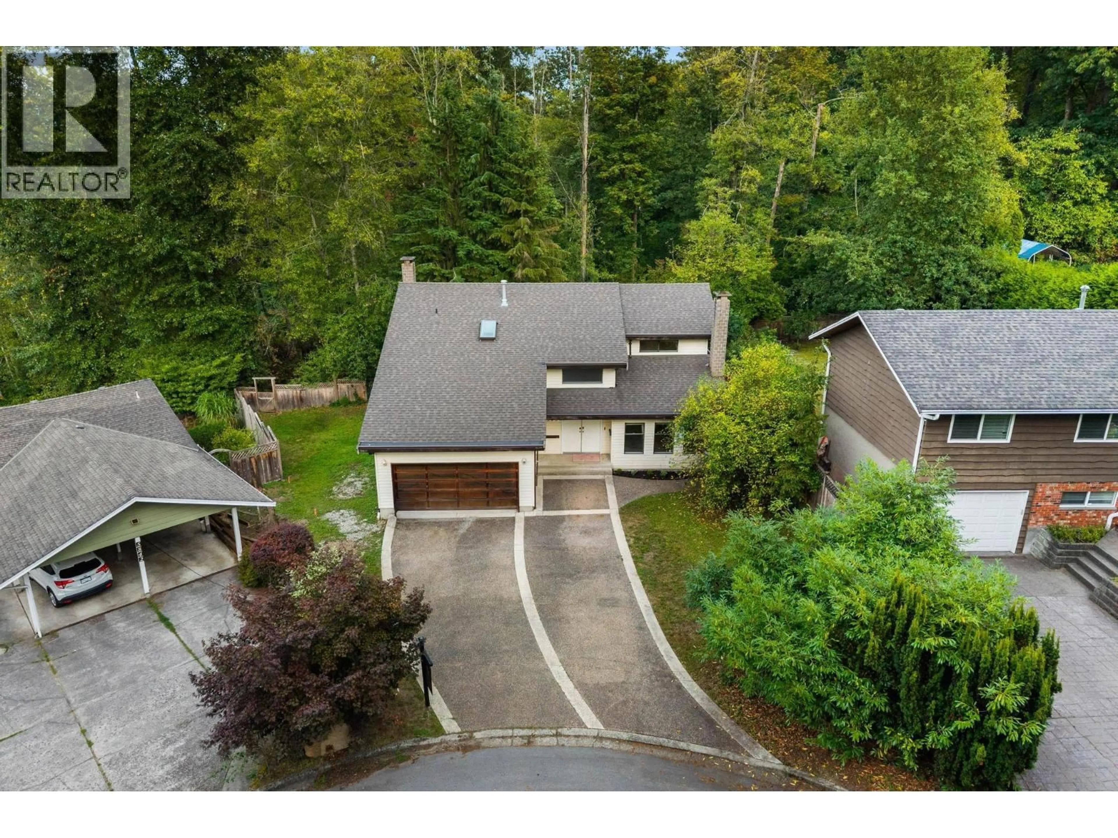 A pic from outside/outdoor area/front of a property/back of a property/a pic from drone, street for 5858 BAFFIN PLACE, Burnaby British Columbia V5H3S8