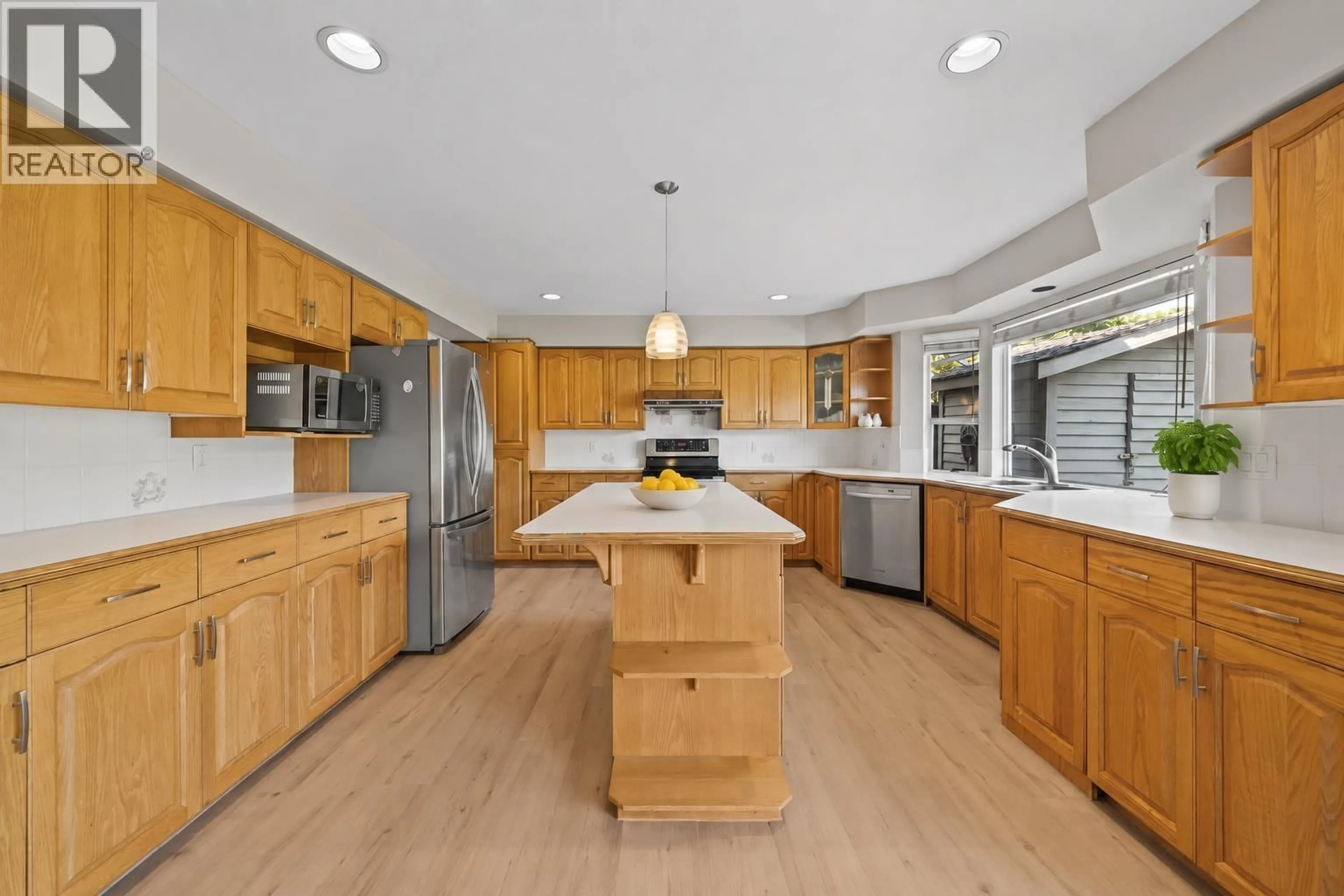 Open concept kitchen, unknown for 5171 BRUNSWICK DRIVE, Richmond British Columbia V7E6J2