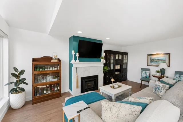 202 - 15165 MARINE DRIVE, White Rock 5