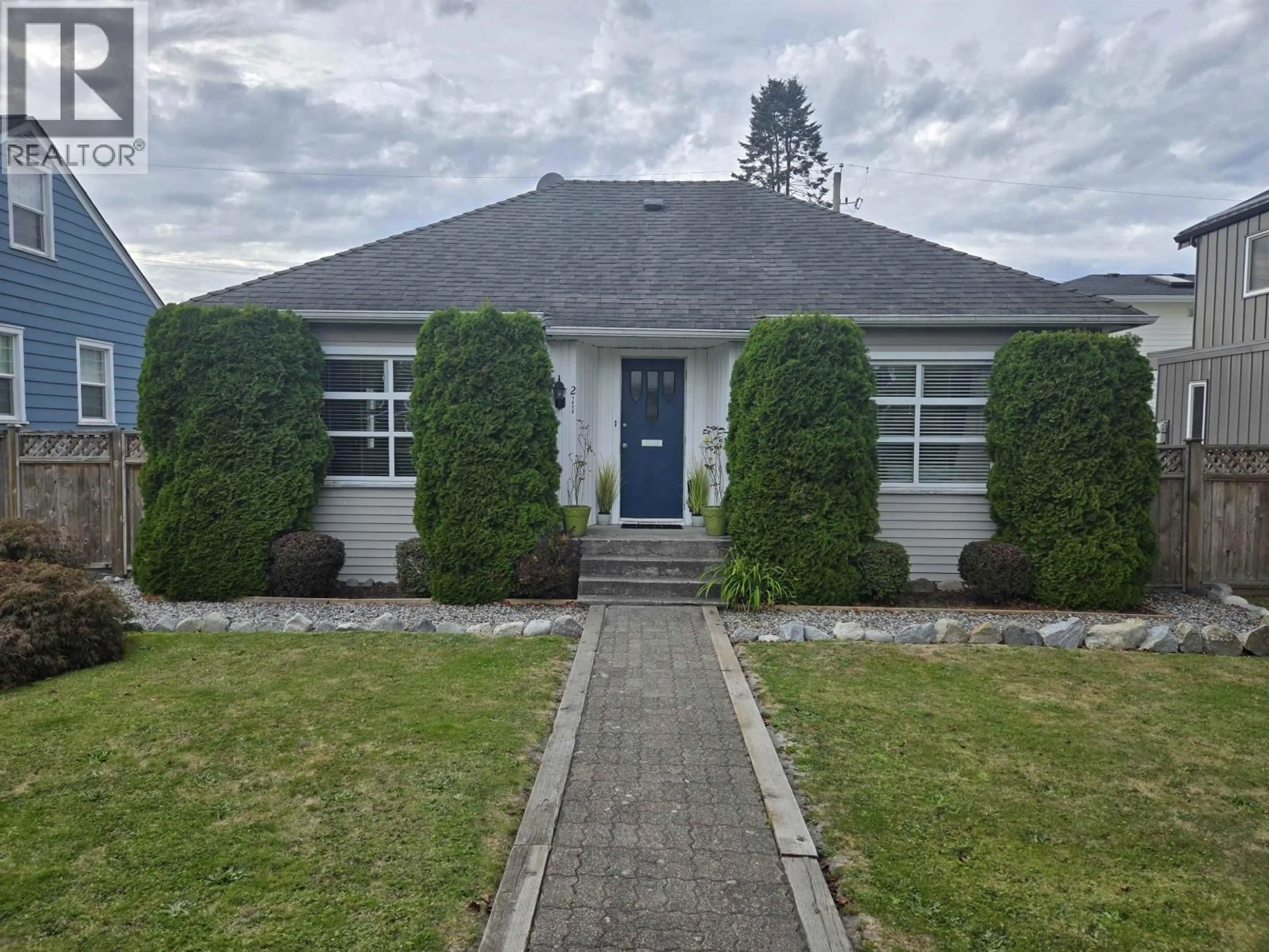 A pic from outside/outdoor area/front of a property/back of a property/a pic from drone, street for 211 DOUGLAS CRESCENT, Richmond British Columbia V7B1E4