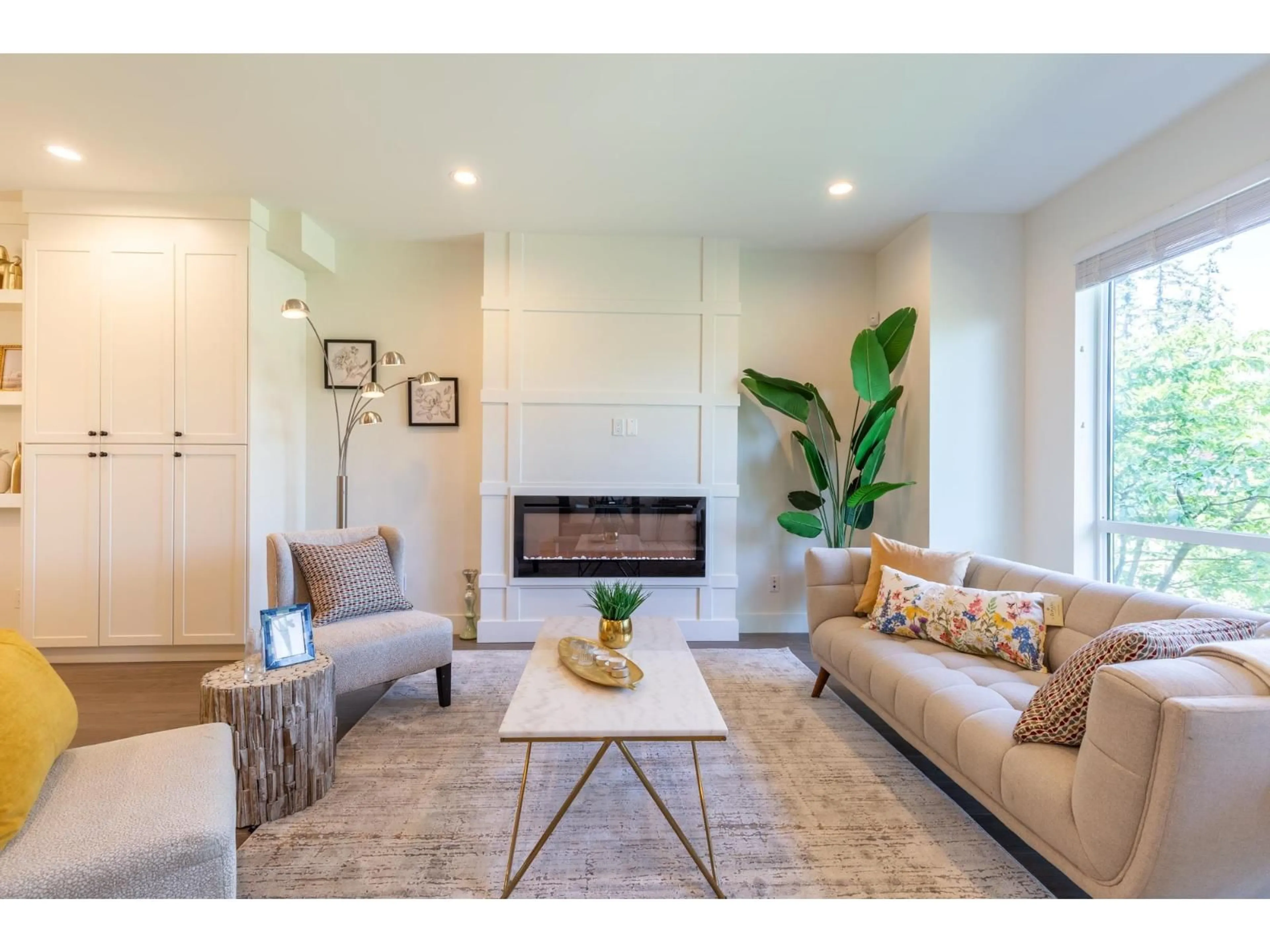 Living room with furniture, unknown for 7 - 15688 28 AVENUE, Surrey British Columbia V3Z0N1