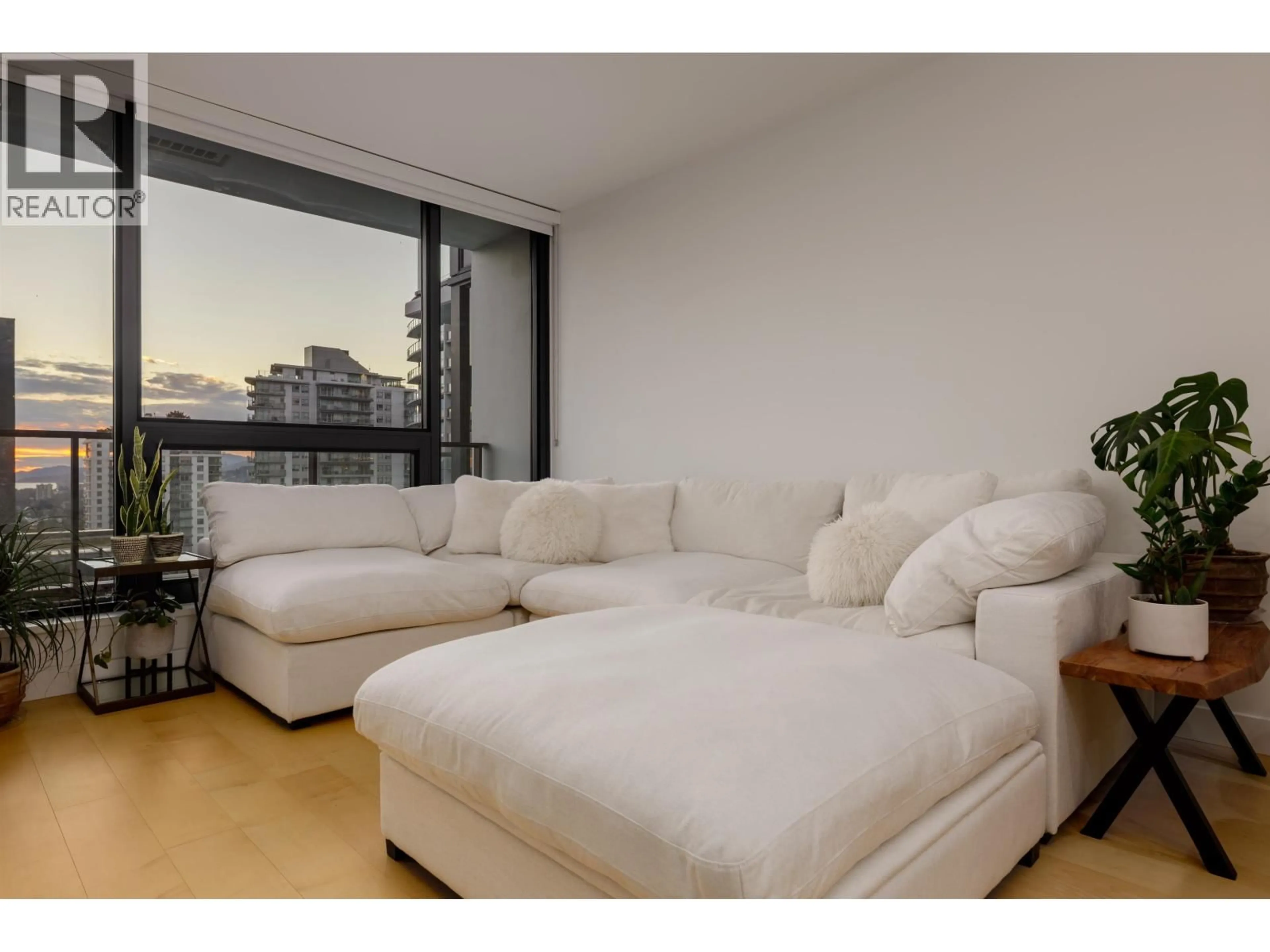 Living room with furniture, unknown for 1005 - 135 13TH STREET, North Vancouver British Columbia V7L0J8