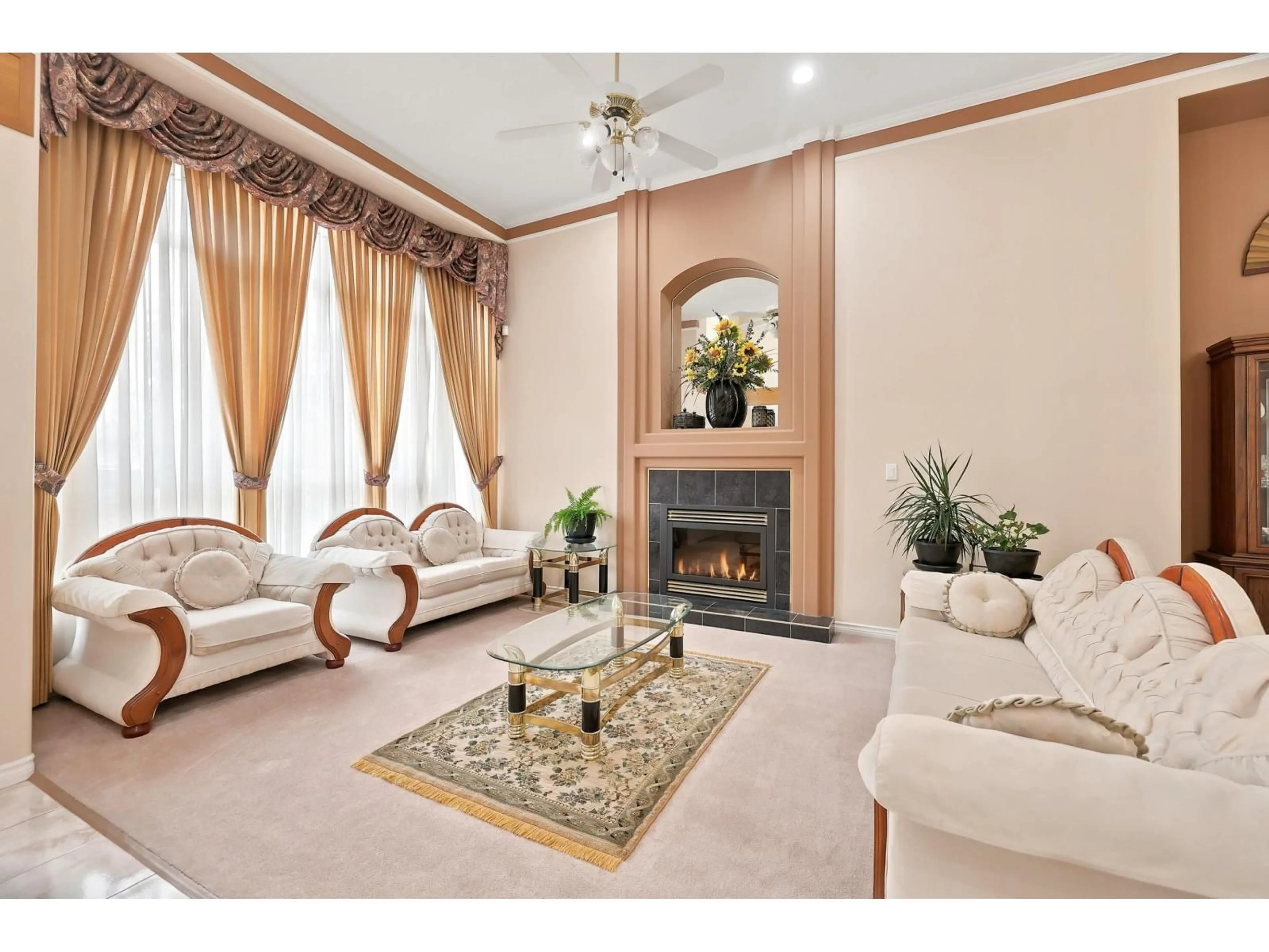 Living room with furniture, unknown for 12587 60A AVENUE, Surrey British Columbia V3X3L7