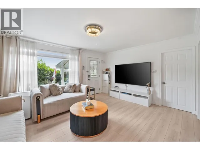 1875 COLEMAN AVENUE, Coquitlam 2