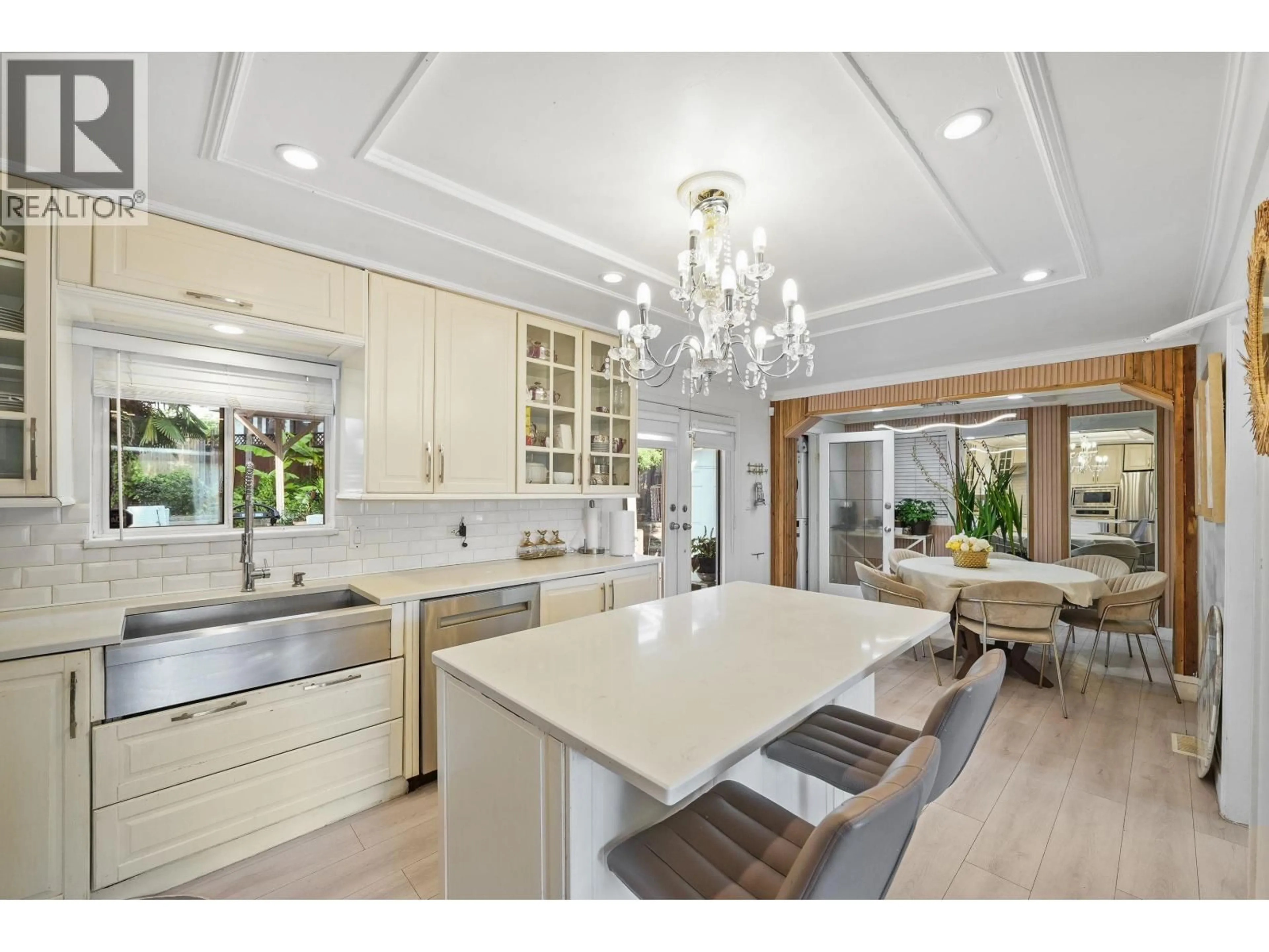 Open concept kitchen, unknown for 1875 COLEMAN AVENUE, Coquitlam British Columbia V3K1B5
