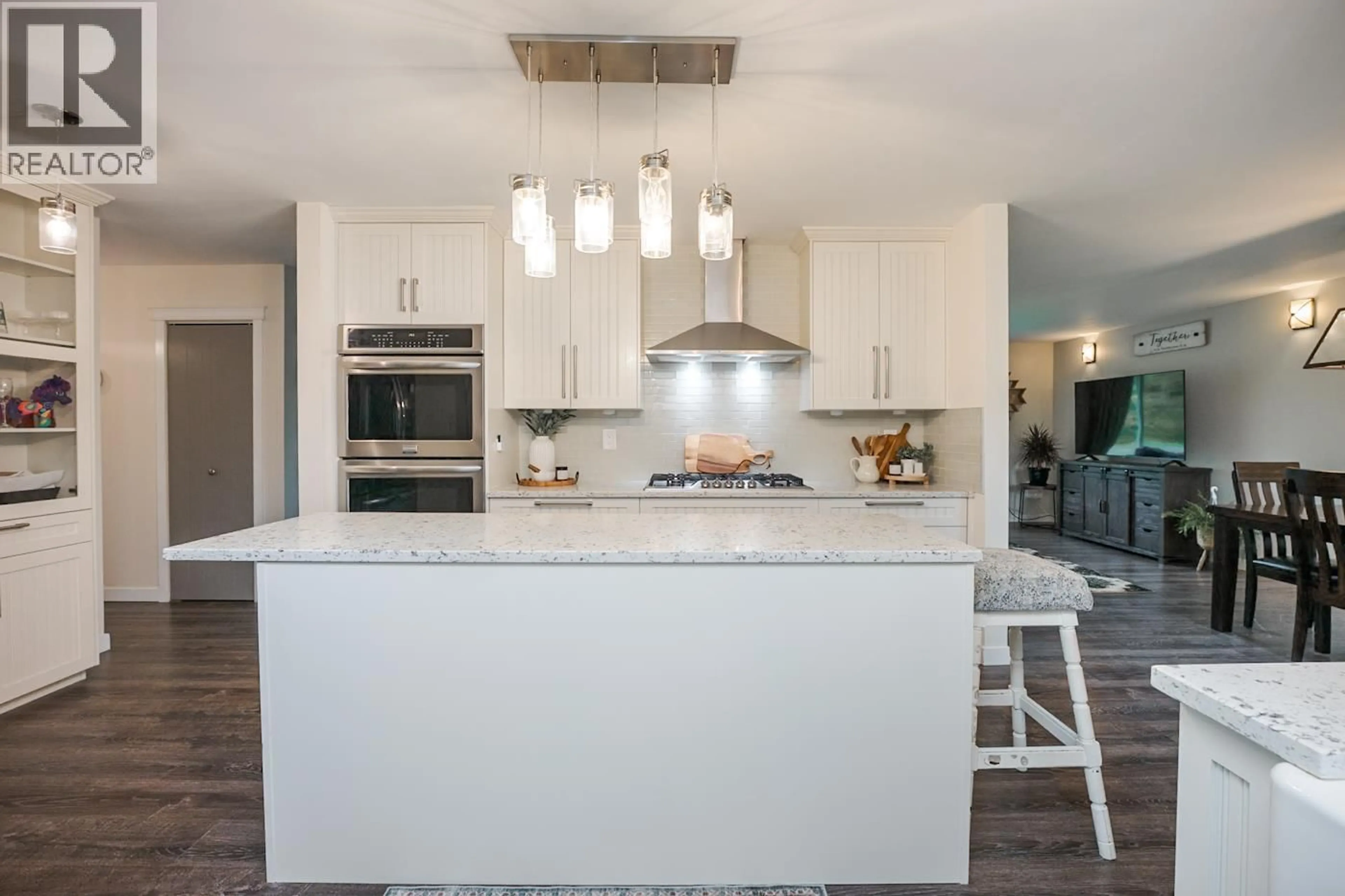 Contemporary kitchen, unknown for 7615 INGA ROAD, Prince George British Columbia V2N5W4