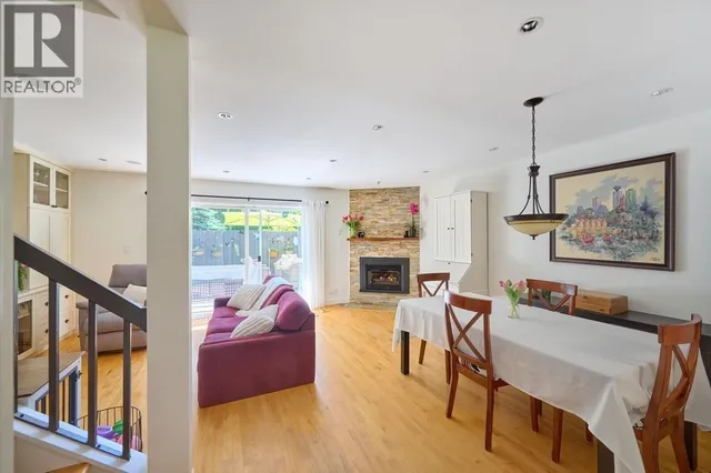 4627 HOSKINS ROAD, North Vancouver 3