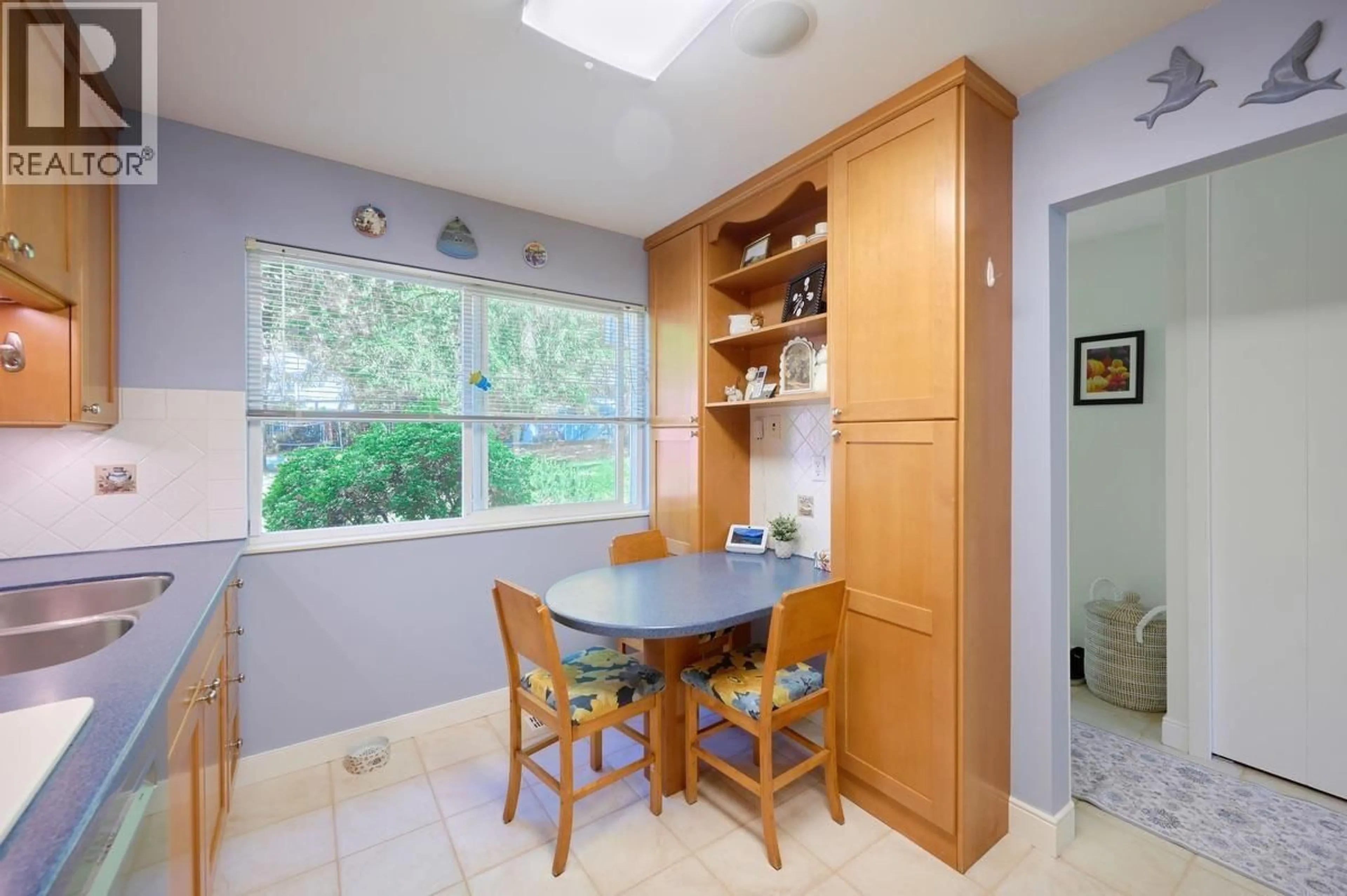 Standard kitchen, ceramic/tile floor for 4627 HOSKINS ROAD, North Vancouver British Columbia V7K2R2