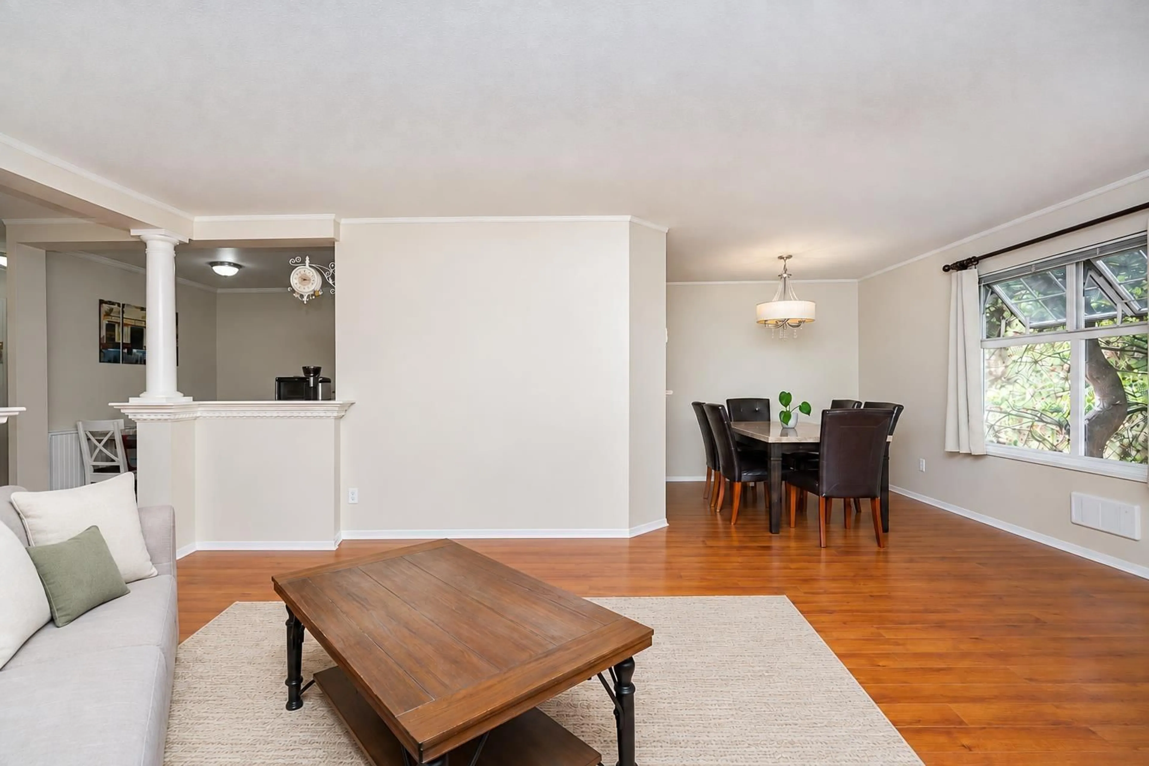 Dining room, wood/laminate floor for 305 - 16065 83 AVENUE, Surrey British Columbia V4N0N2