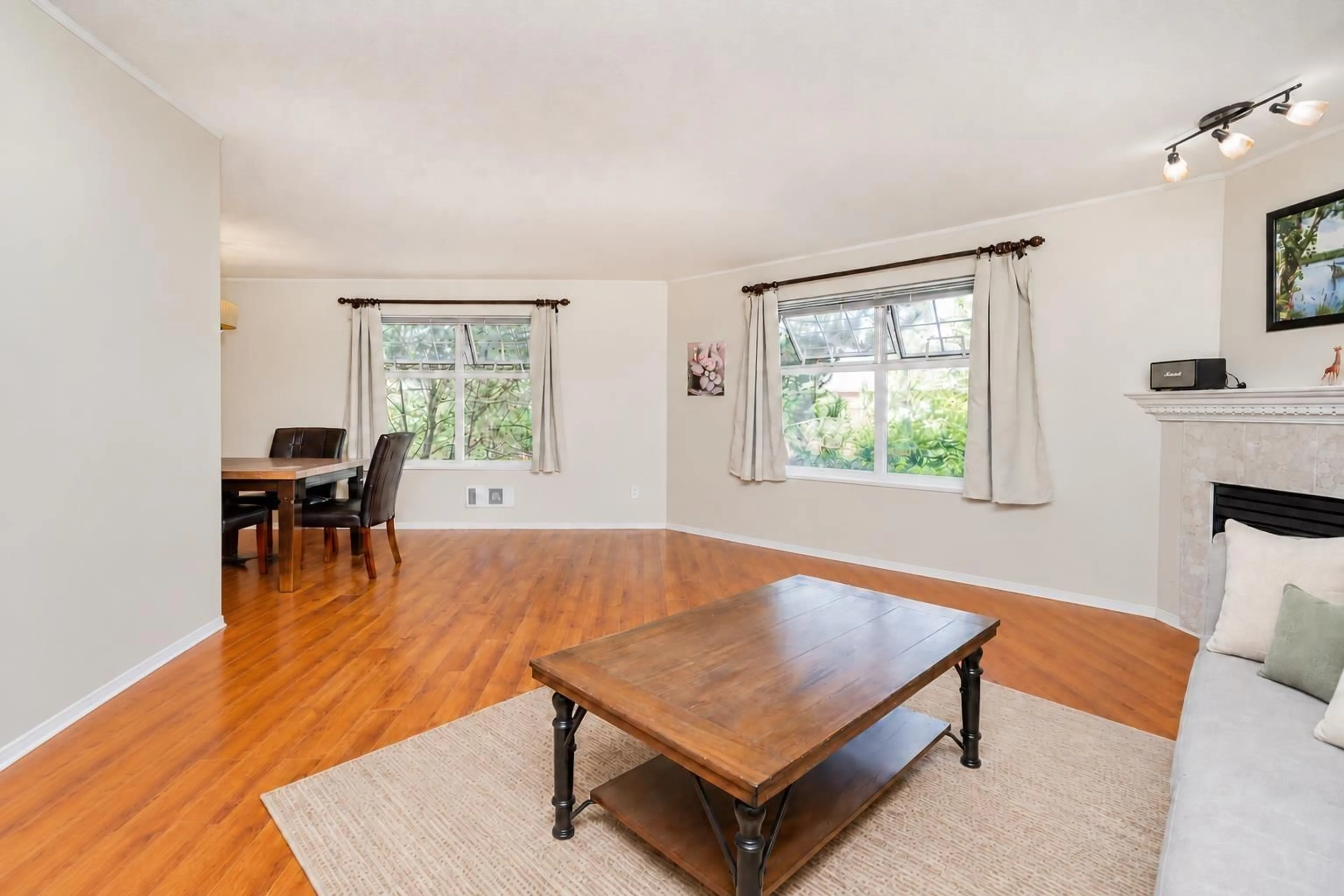 Unknown for 305 - 16065 83 AVENUE, Surrey British Columbia V4N0N2