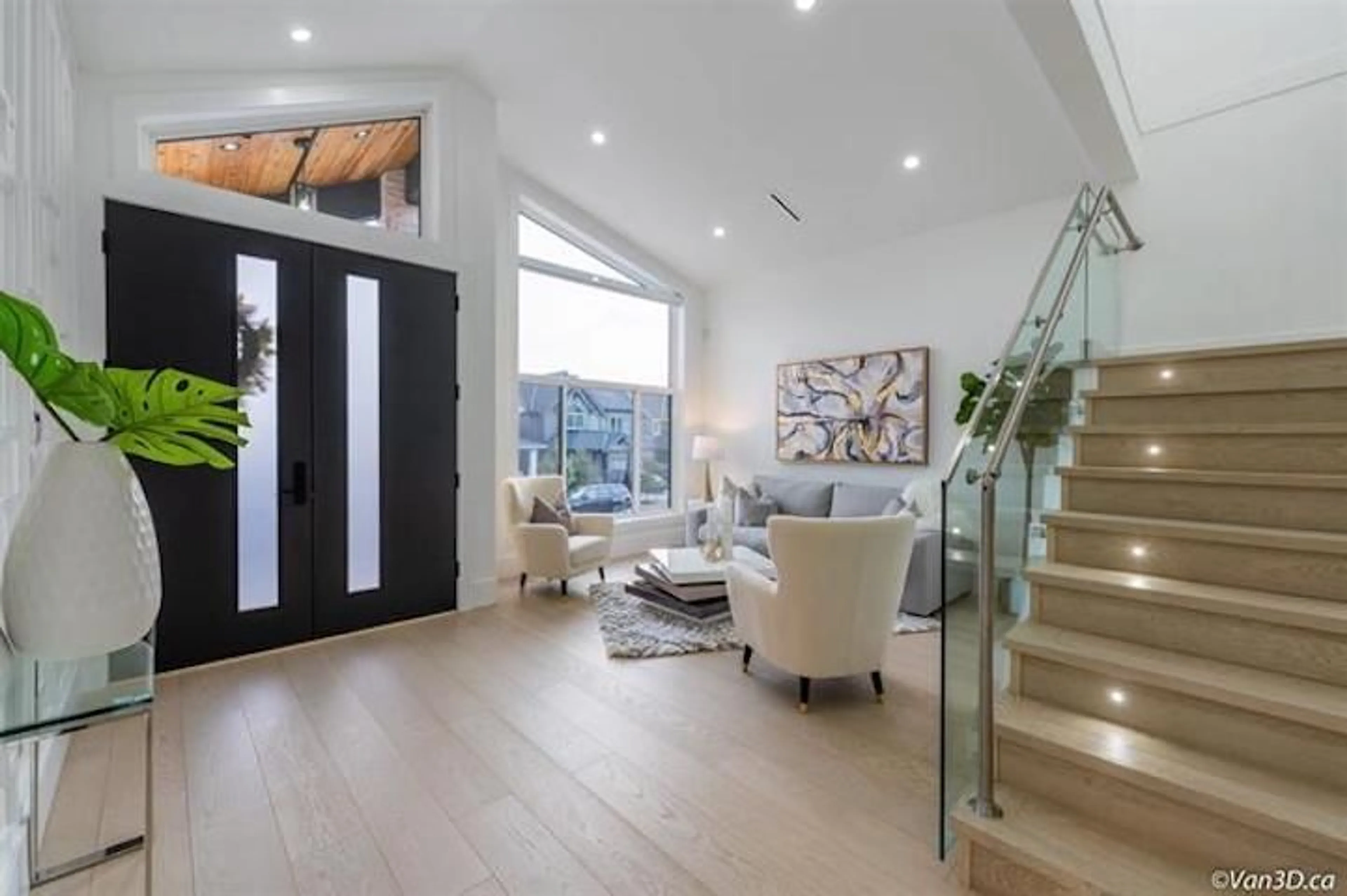 Indoor entryway for 16759 18 AVENUE, Surrey British Columbia V3Z9X5