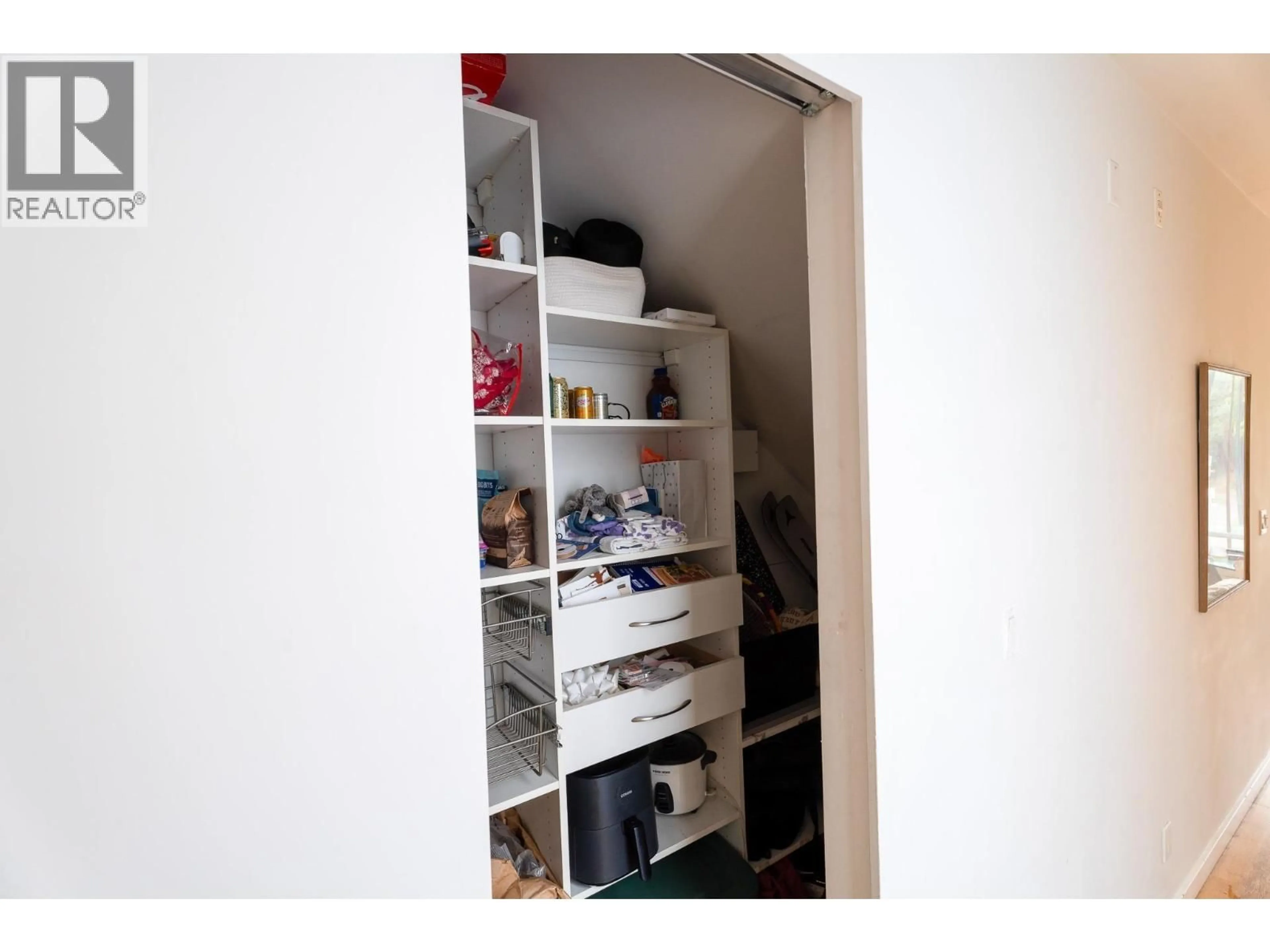 Storage room or clothes room or walk-in closet for 2208 WILLOW STREET, Vancouver British Columbia V5Z0C8