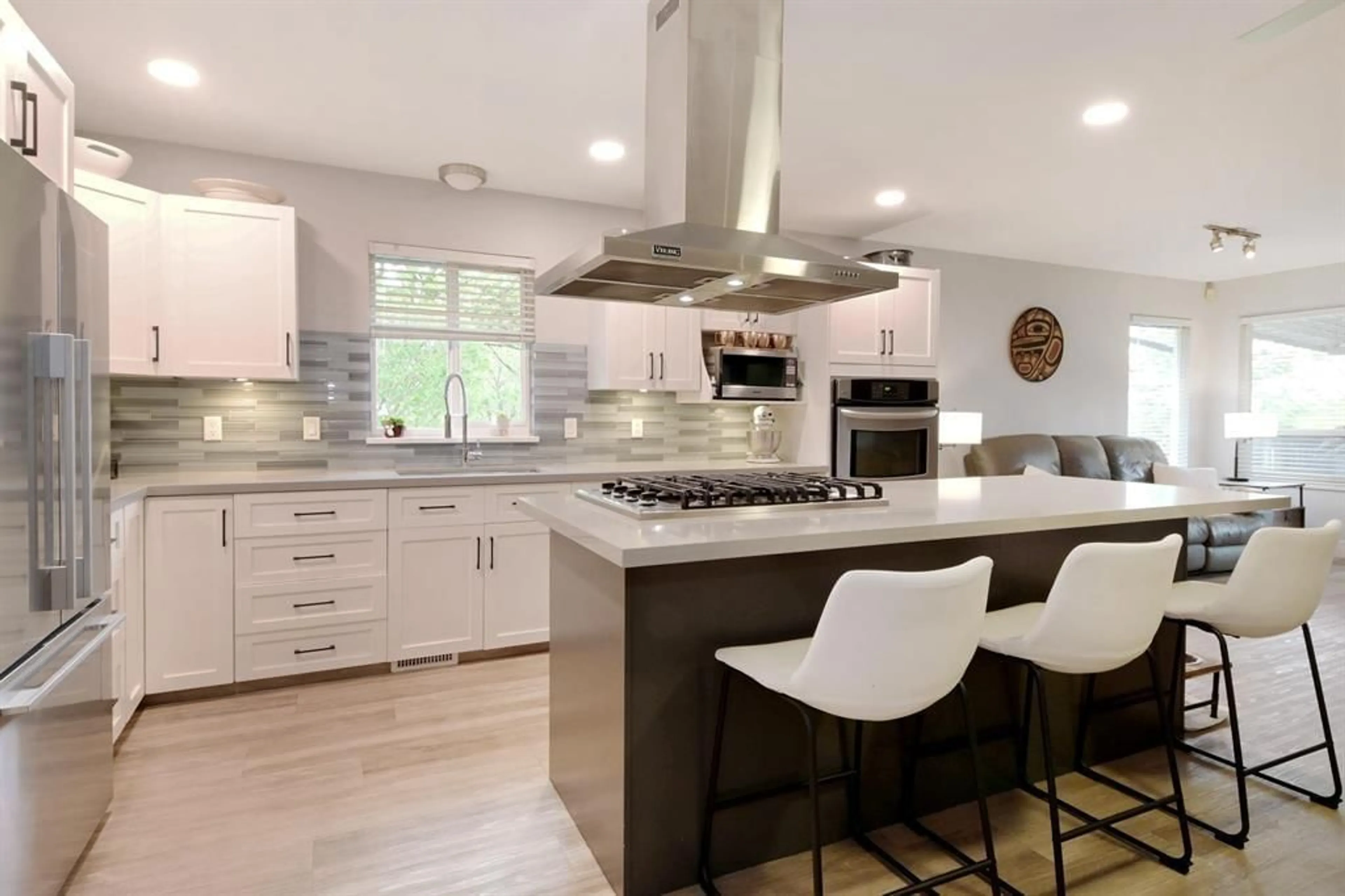 Contemporary kitchen, ceramic/tile floor for 20535 98 AVENUE, Langley British Columbia V1M2H6