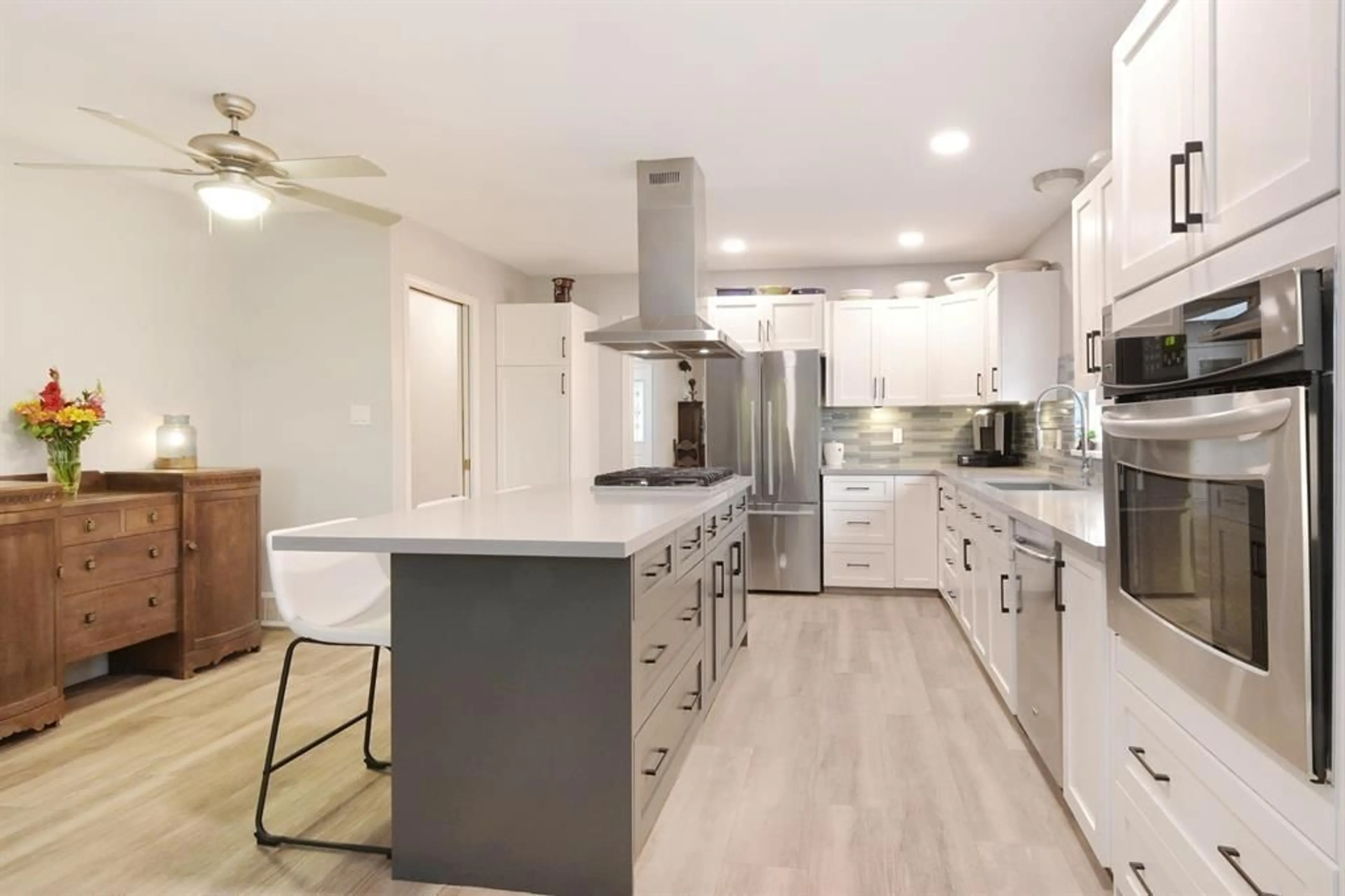 Open concept kitchen, unknown for 20535 98 AVENUE, Langley British Columbia V1M2H6