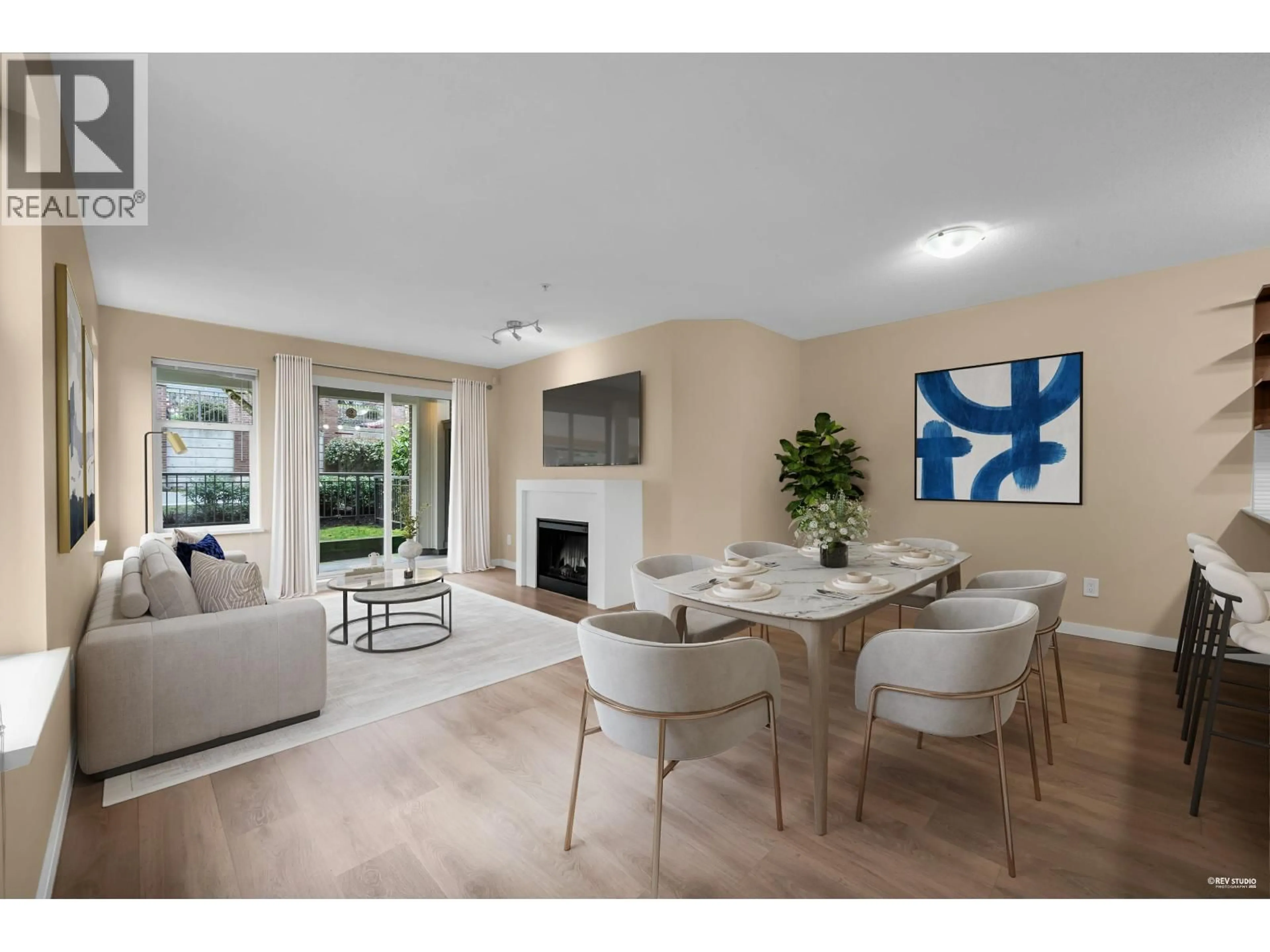 Living room with furniture, unknown for 104 - 4728 BRENTWOOD DRIVE, Burnaby British Columbia V5C0G2