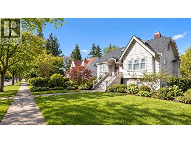 877 28TH AVENUE, Vancouver 4