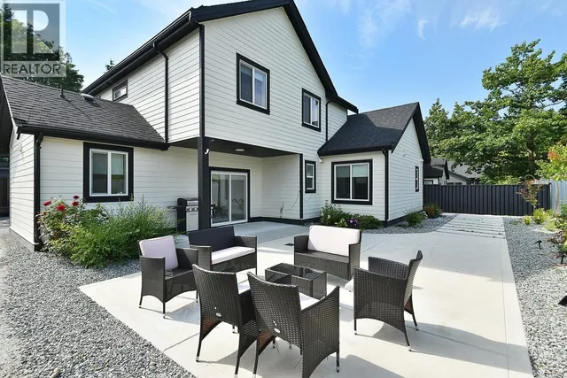 514 JORDAN WAY, Gibsons 3
