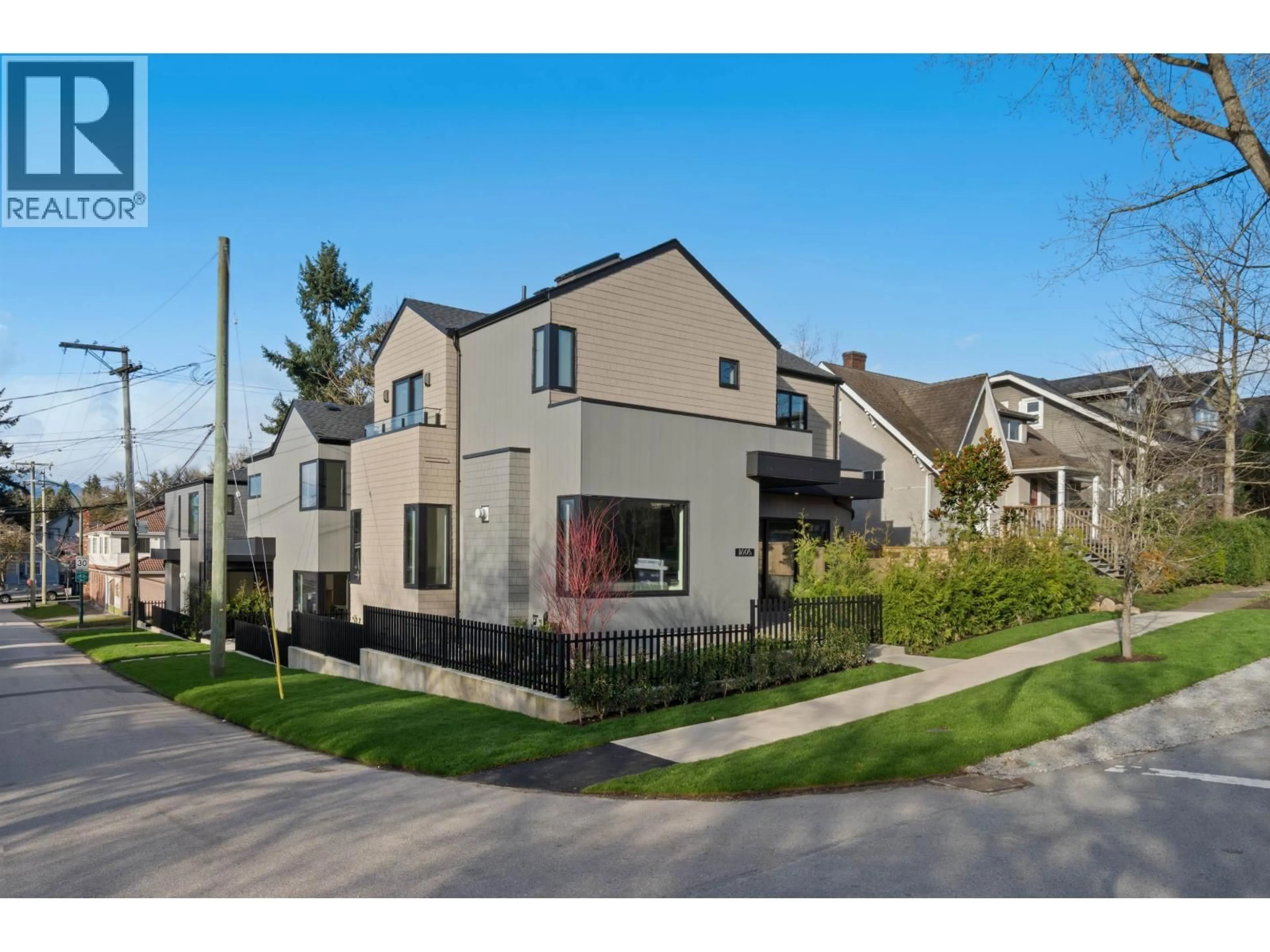 Home with vinyl exterior material, street for 1605 21ST AVENUE, Vancouver British Columbia V5N3V8