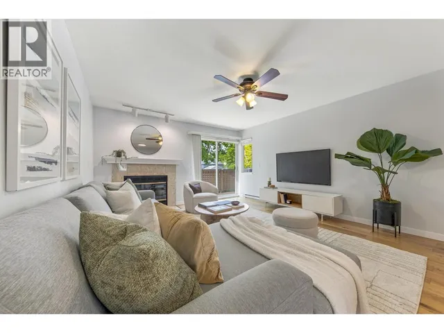836 ROCHE POINT DRIVE, North Vancouver 3