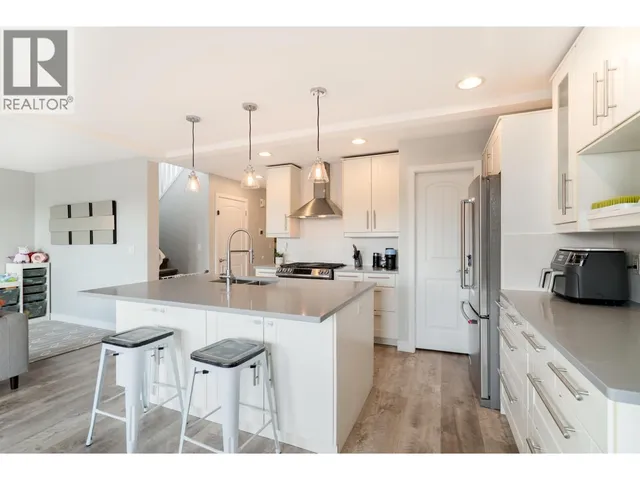 330 RICHMOND STREET, New Westminster 5