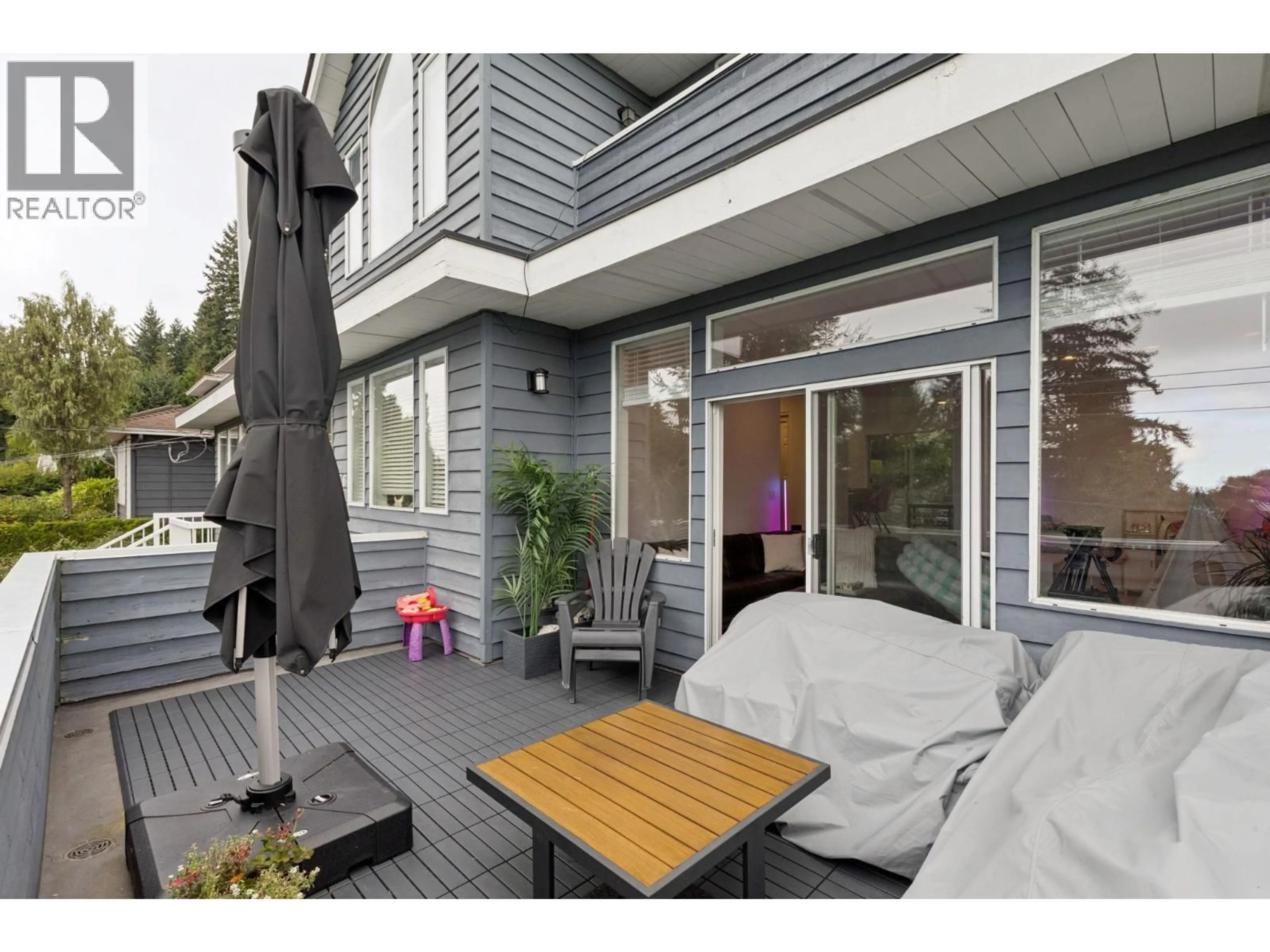 Patio, street for 456 MONTROYAL BOULEVARD, North Vancouver British Columbia V7N3E1