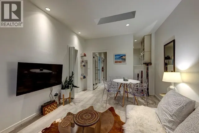 744 3RD STREET, North Vancouver 3