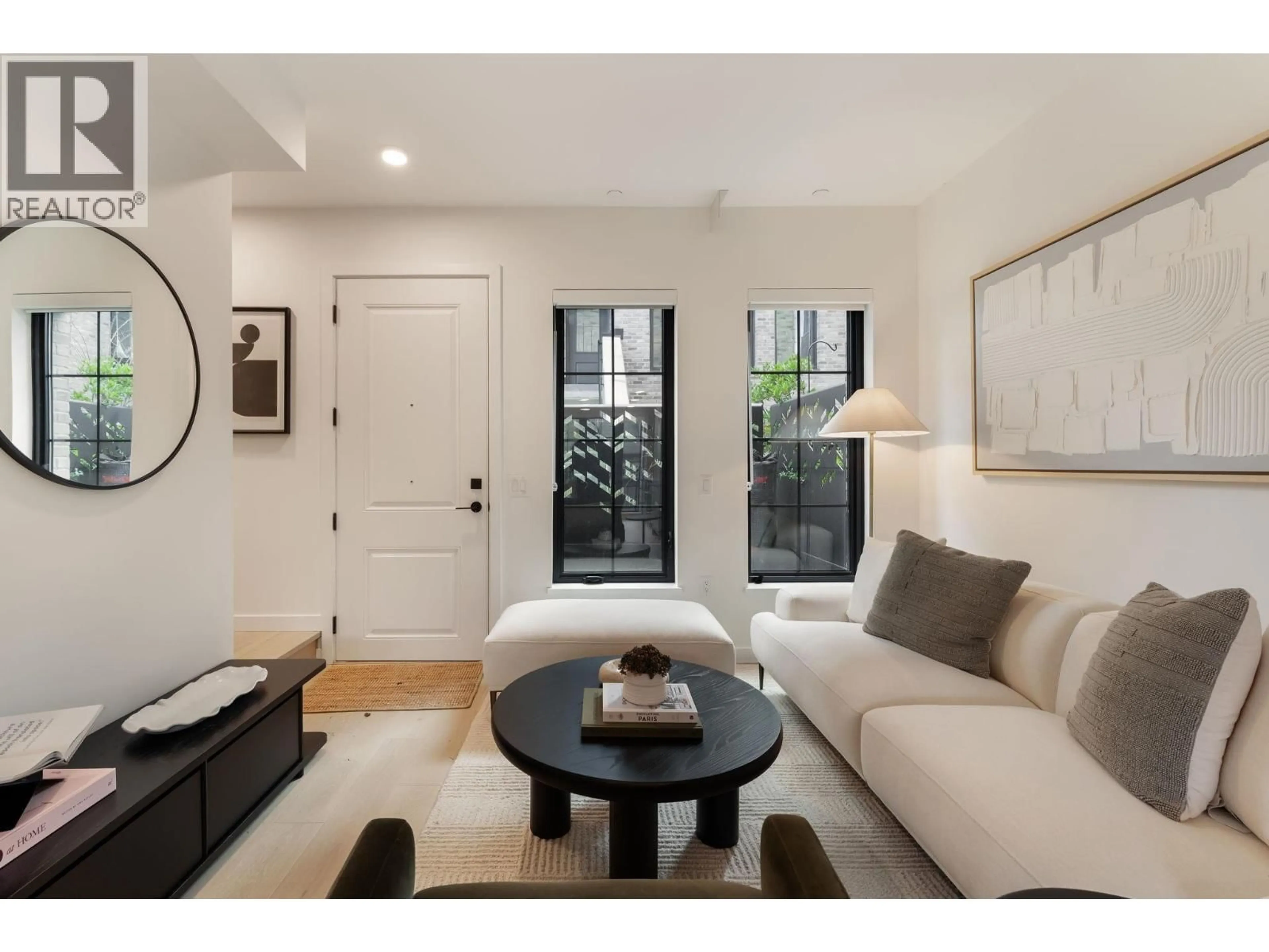 Living room with furniture, unknown for 197 KING EDWARD AVENUE, Vancouver British Columbia V5Y4B4