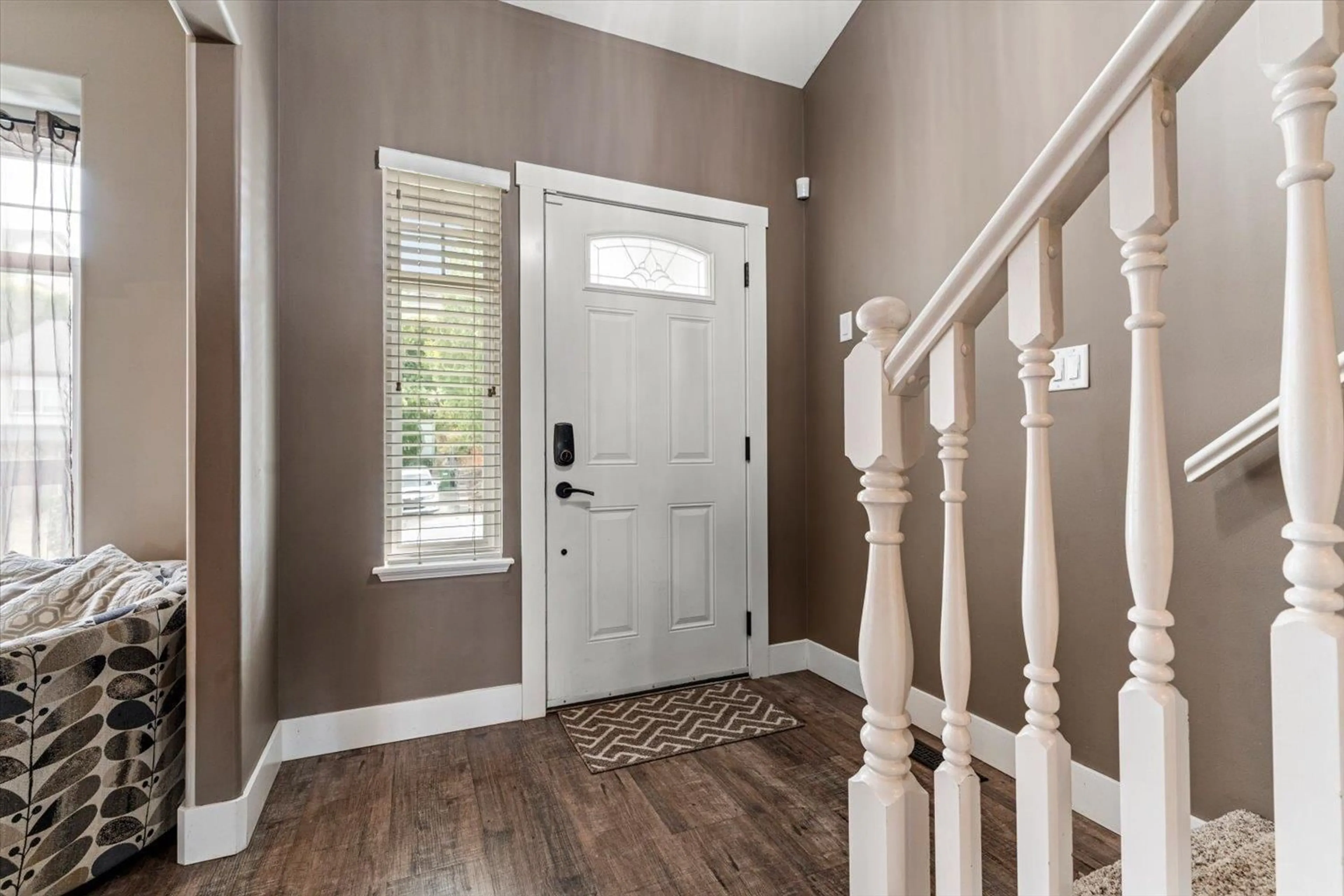 Indoor entryway for 35475 STRATHCONA COURT, Abbotsford British Columbia V3G3A2