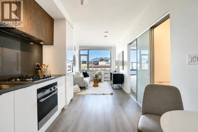 404 - 209 7TH AVENUE, Vancouver 4