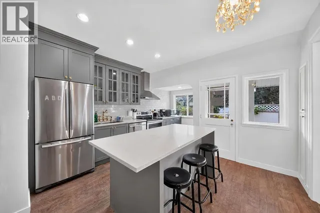 2984 39TH AVENUE, Vancouver 2