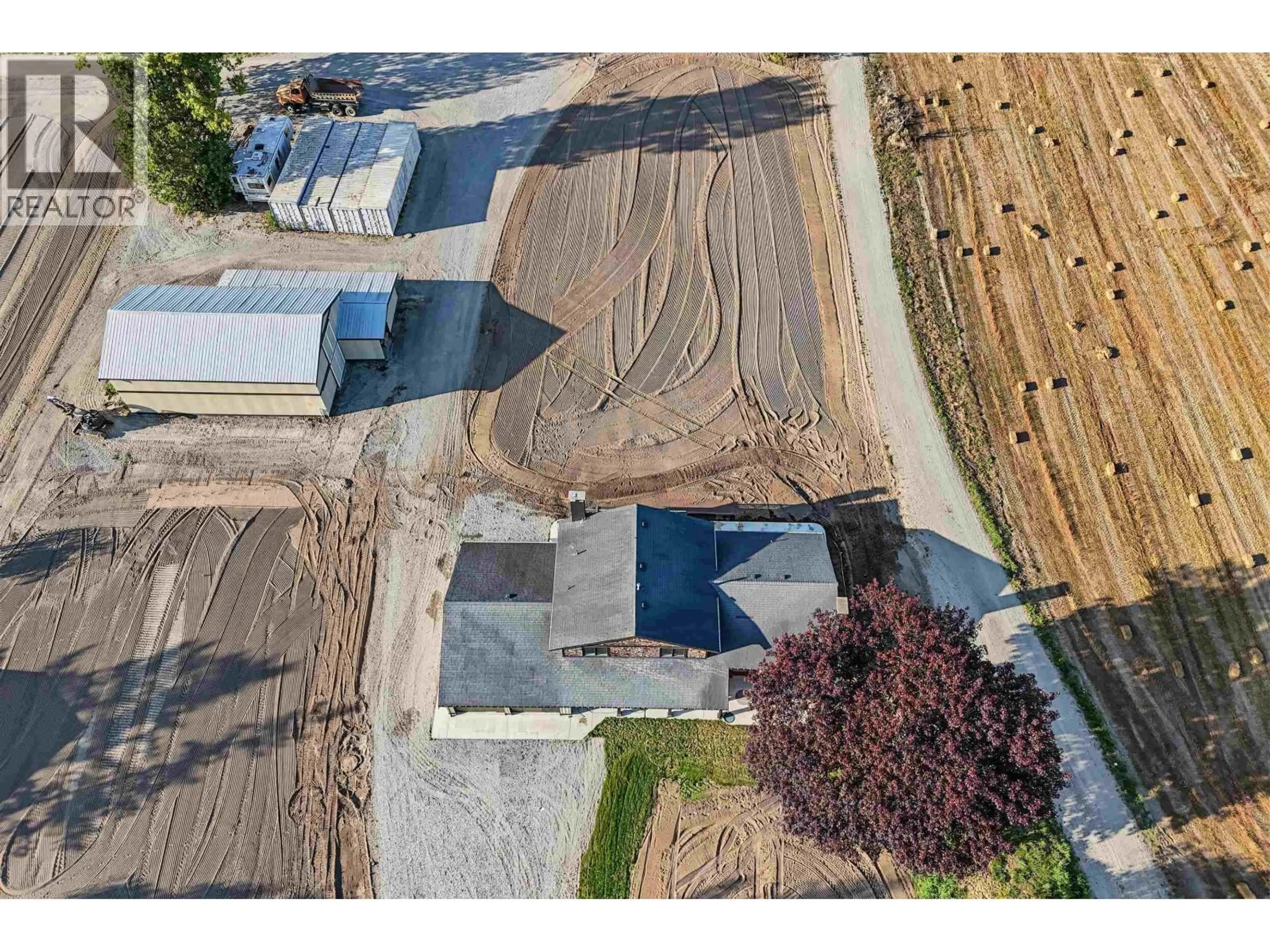 A pic from outside/outdoor area/front of a property/back of a property/a pic from drone, street for 5465 34B AVENUE, Delta British Columbia V4L2P1