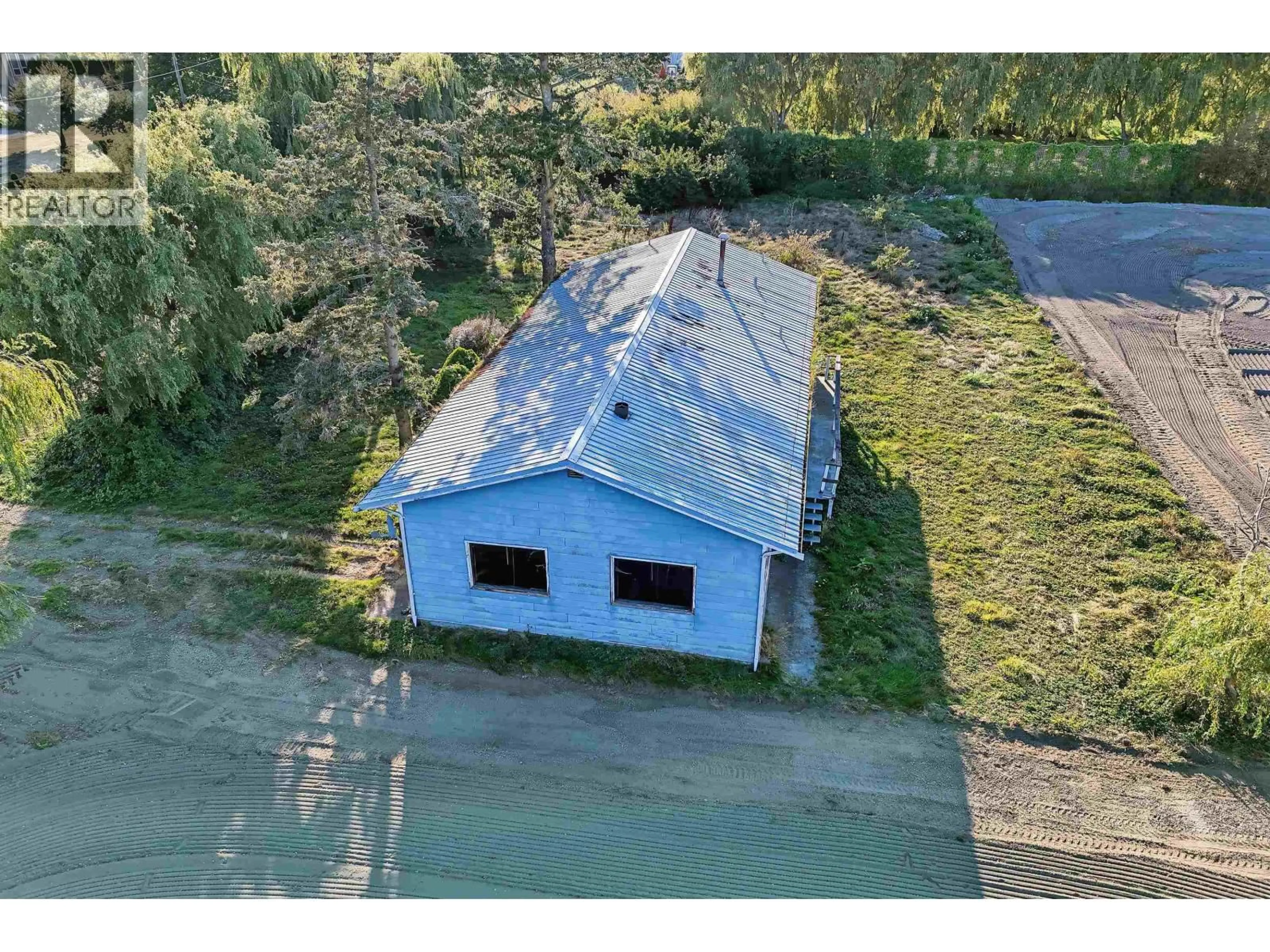 A pic from outside/outdoor area/front of a property/back of a property/a pic from drone, building for 5465 34B AVENUE, Delta British Columbia V4L2P1