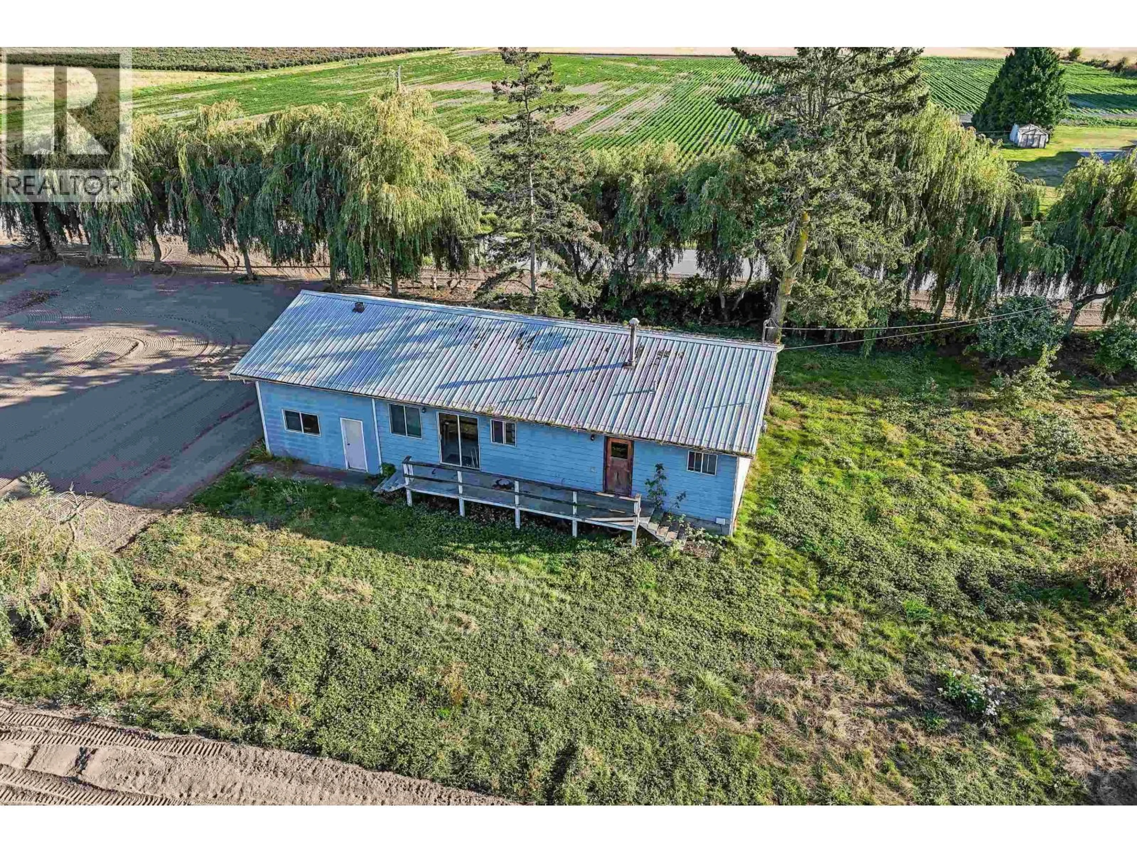 A pic from outside/outdoor area/front of a property/back of a property/a pic from drone, unknown for 5465 34B AVENUE, Delta British Columbia V4L2P1
