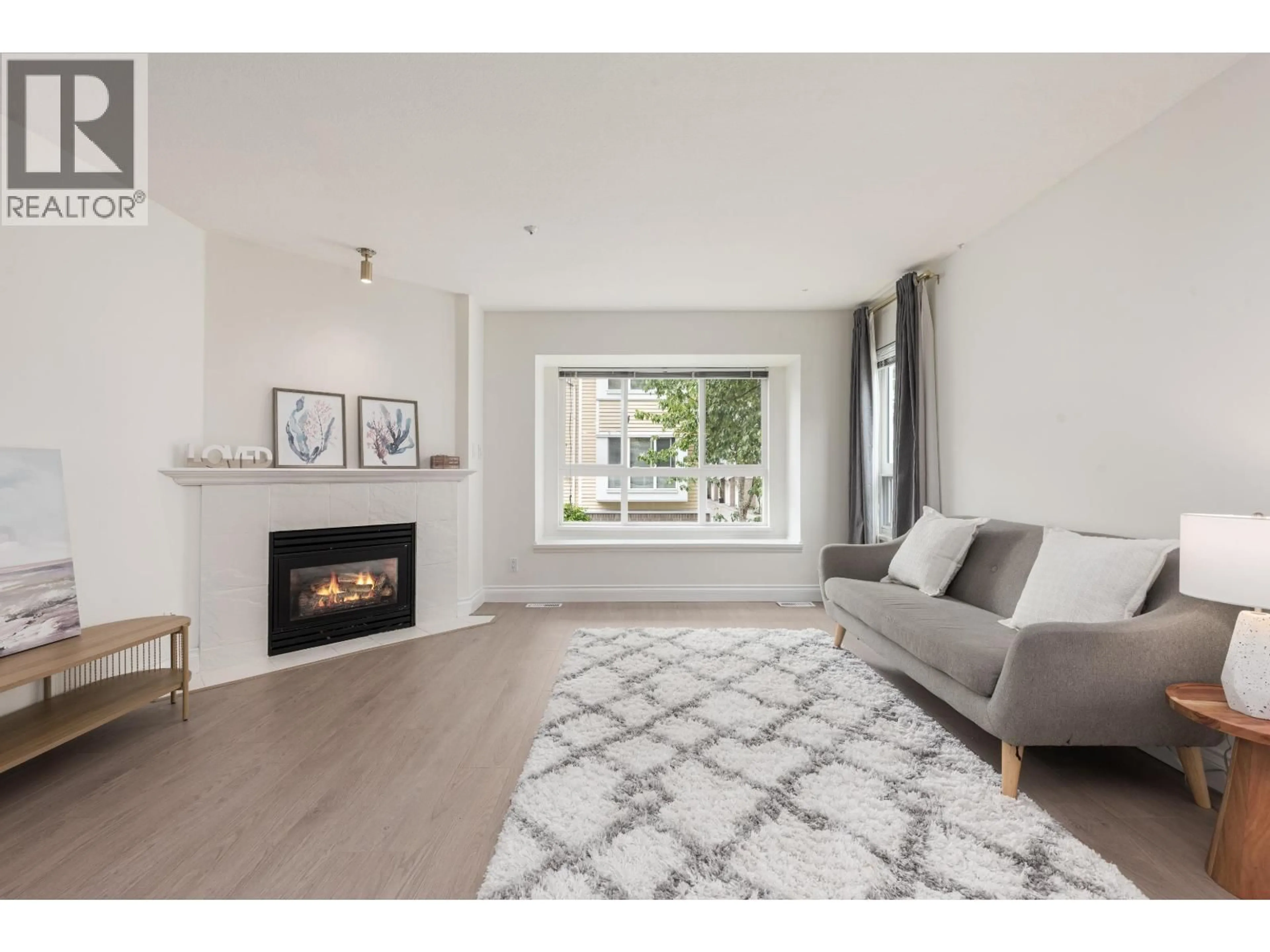 Living room with furniture, unknown for 8431 JELLICOE STREET, Vancouver British Columbia V5S2J4