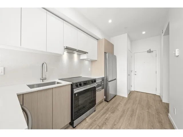 305 - 10828 139A STREET, Surrey 3