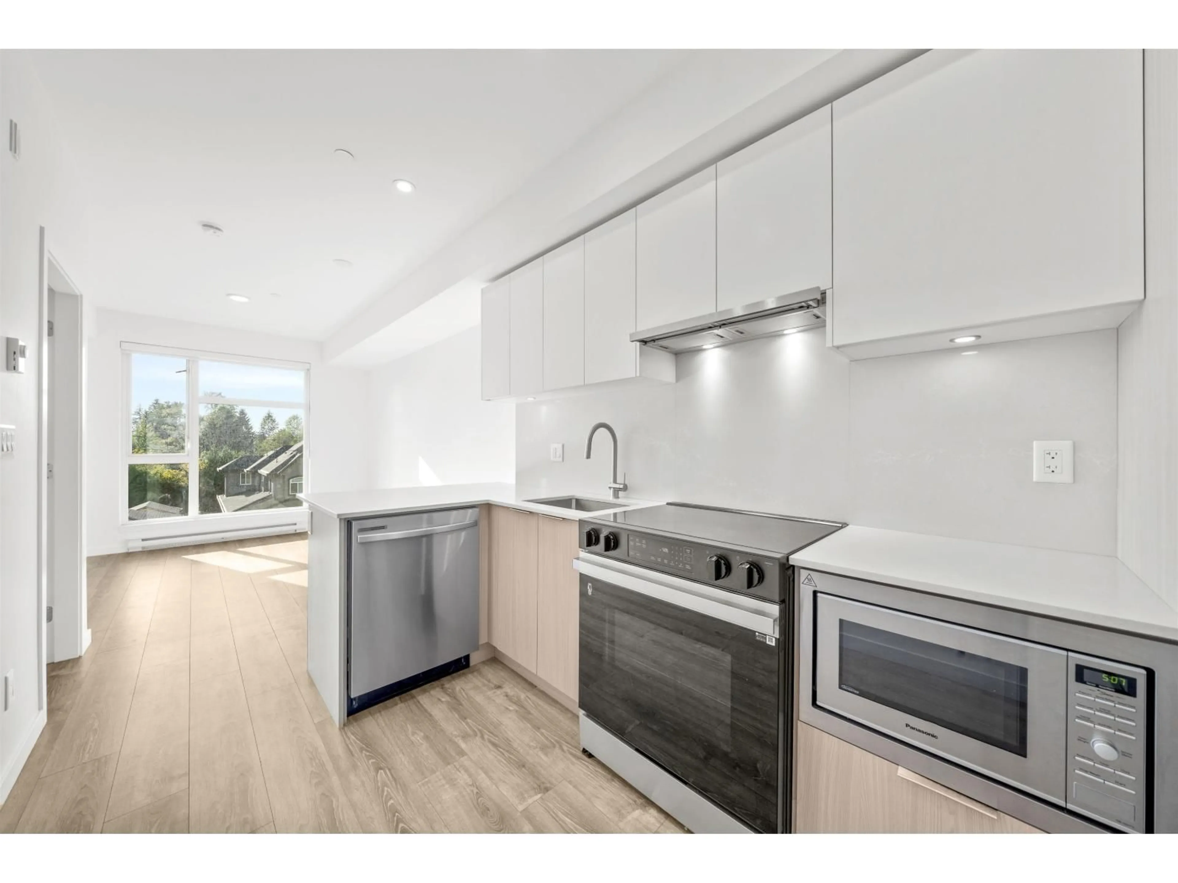 Unknown for 305 - 10828 139A STREET, Surrey British Columbia V3R0H3
