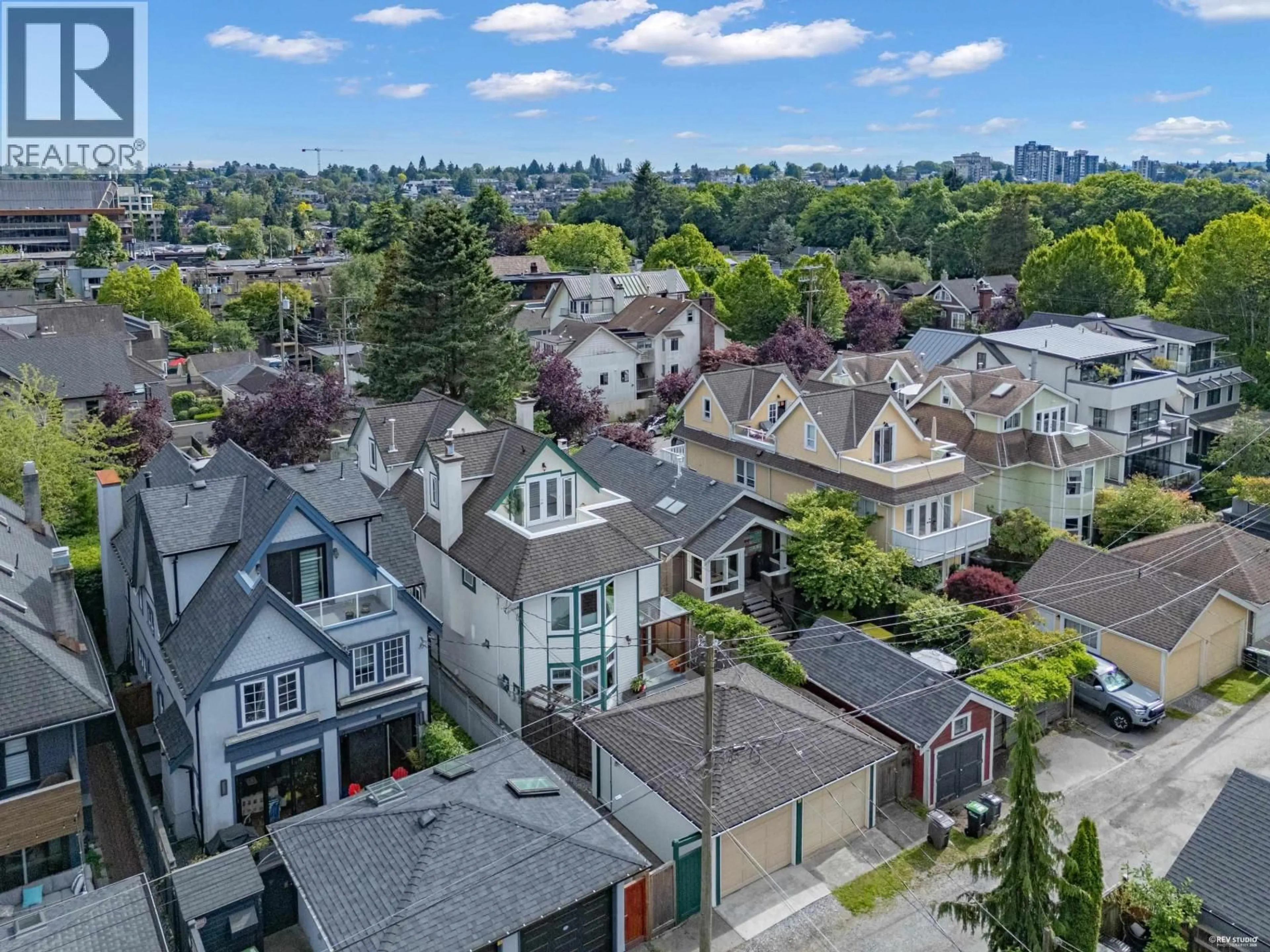 A pic from outside/outdoor area/front of a property/back of a property/a pic from drone, street for 1823 CREELMAN AVENUE, Vancouver British Columbia V6J1B7
