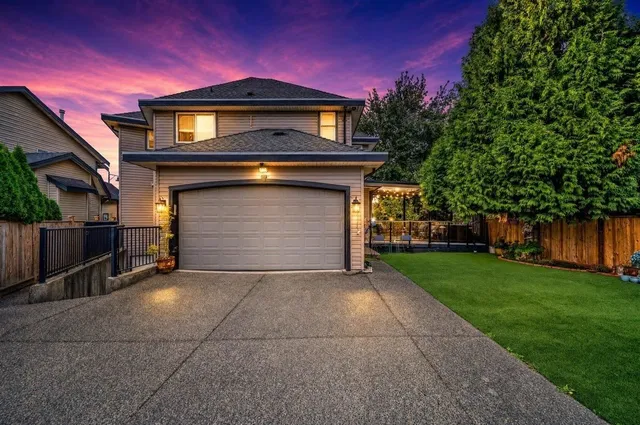 6358 167B STREET, Surrey 2