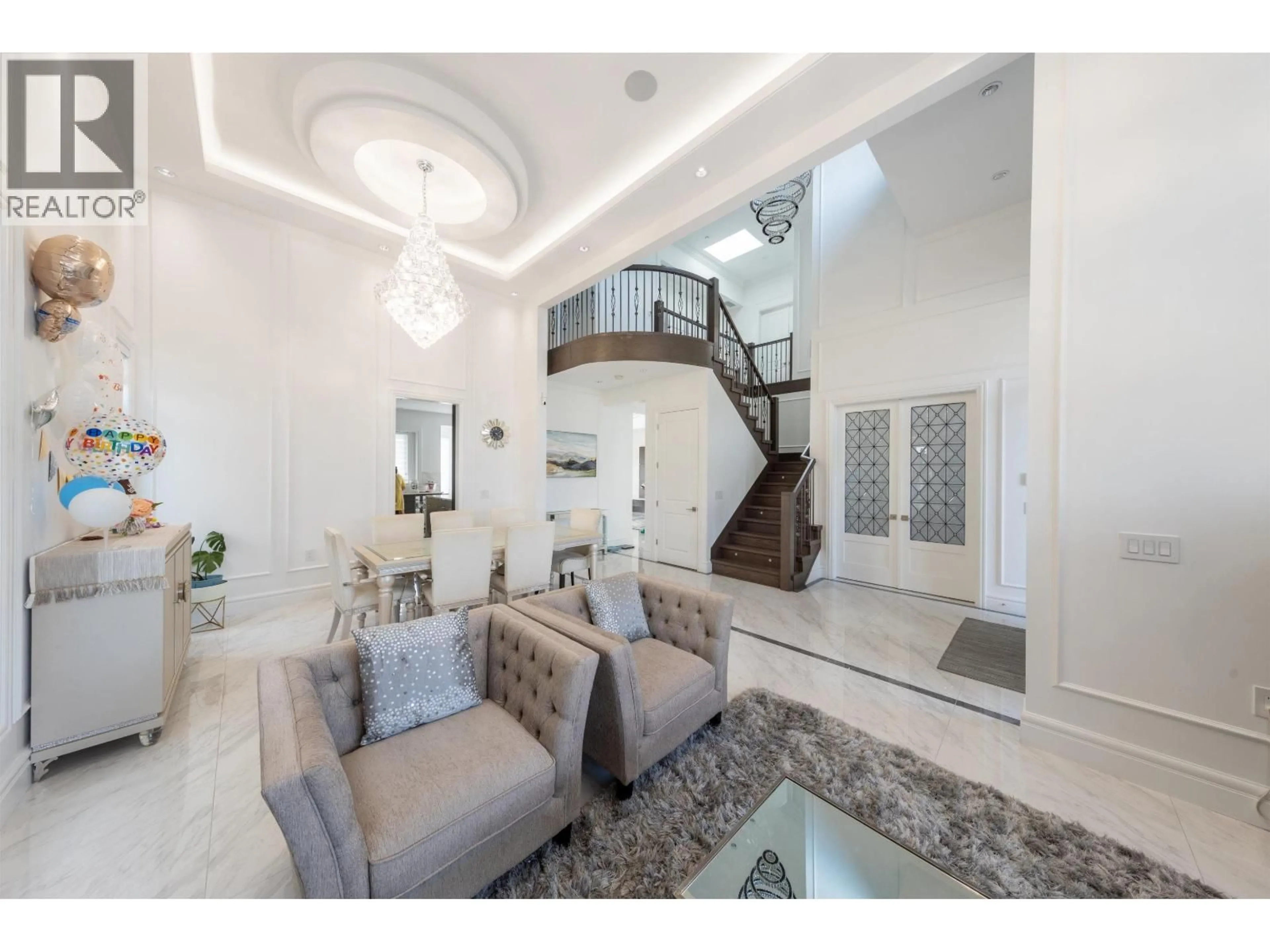 Indoor foyer for 10740 ANAHIM DRIVE, Richmond British Columbia V7A3C5
