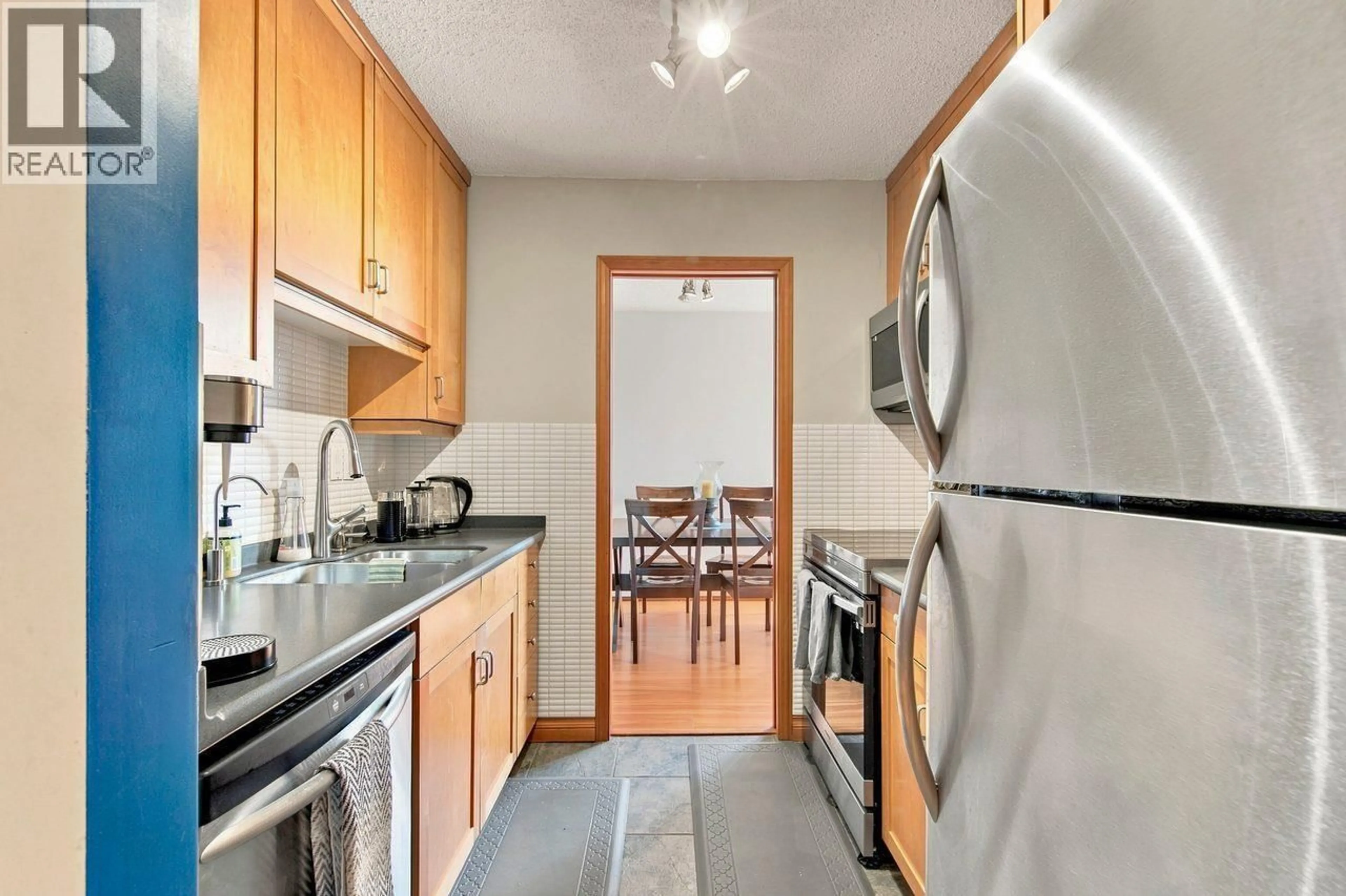 Standard kitchen, unknown for 402 - 1127 BARCLAY STREET, Vancouver British Columbia V6E4C6
