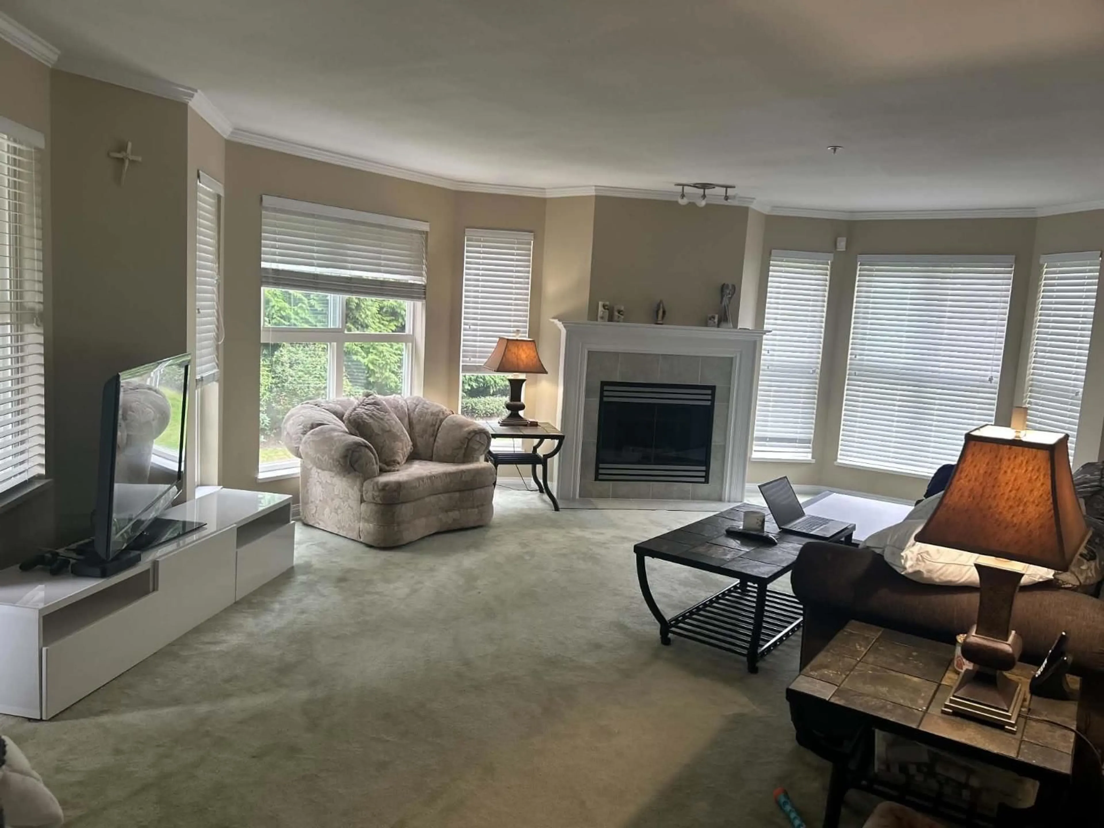 Living room with furniture, unknown for 205 - 6557 121 STREET, Surrey British Columbia V3W1E7