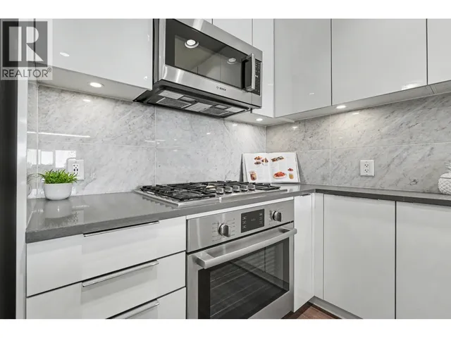 604 - 3289 RIVERWALK AVENUE, Vancouver 4
