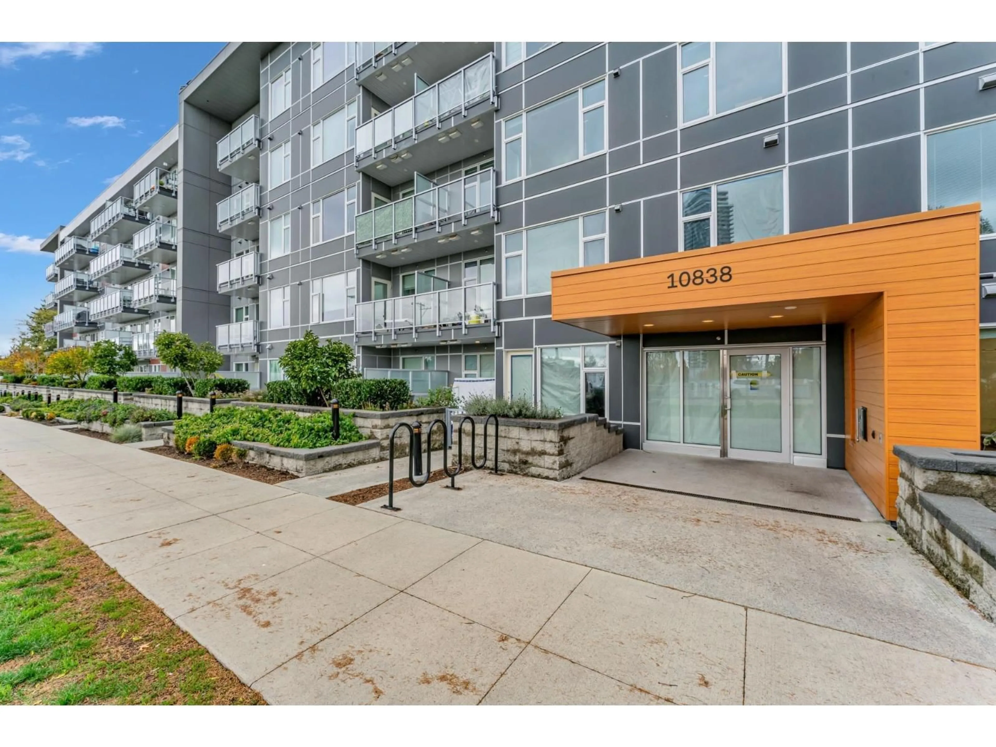 Unknown for 516 - 10838 WHALLEY BOULEVARD, Surrey British Columbia V3R0G8