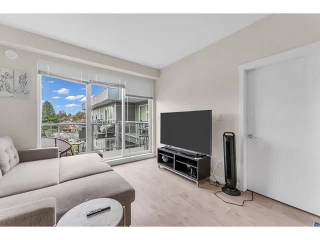 516 - 10838 WHALLEY BOULEVARD, Surrey 5