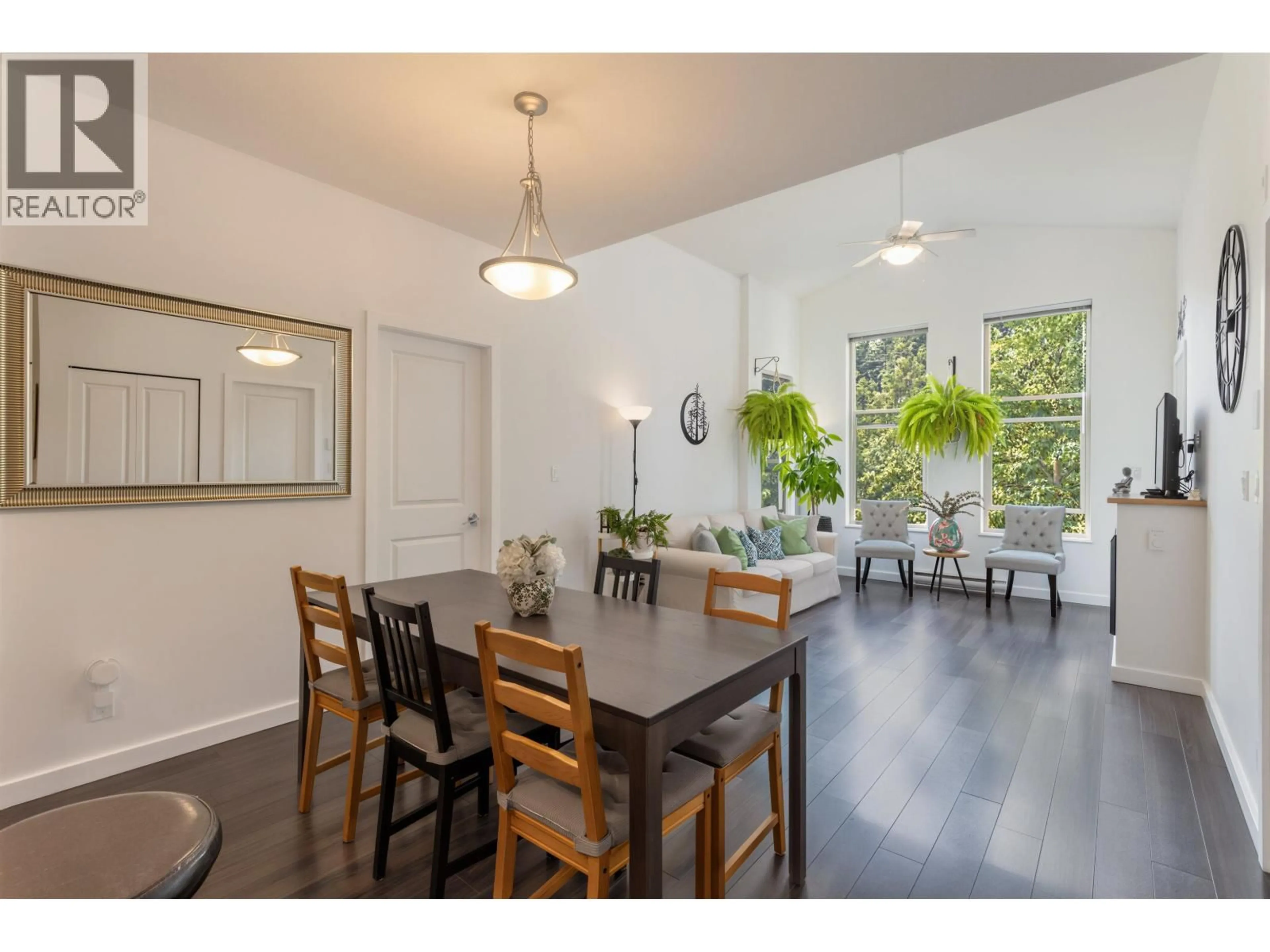 Dining room, wood/laminate floor for 401 - 265 ROSS DRIVE, New Westminster British Columbia V3L0C8