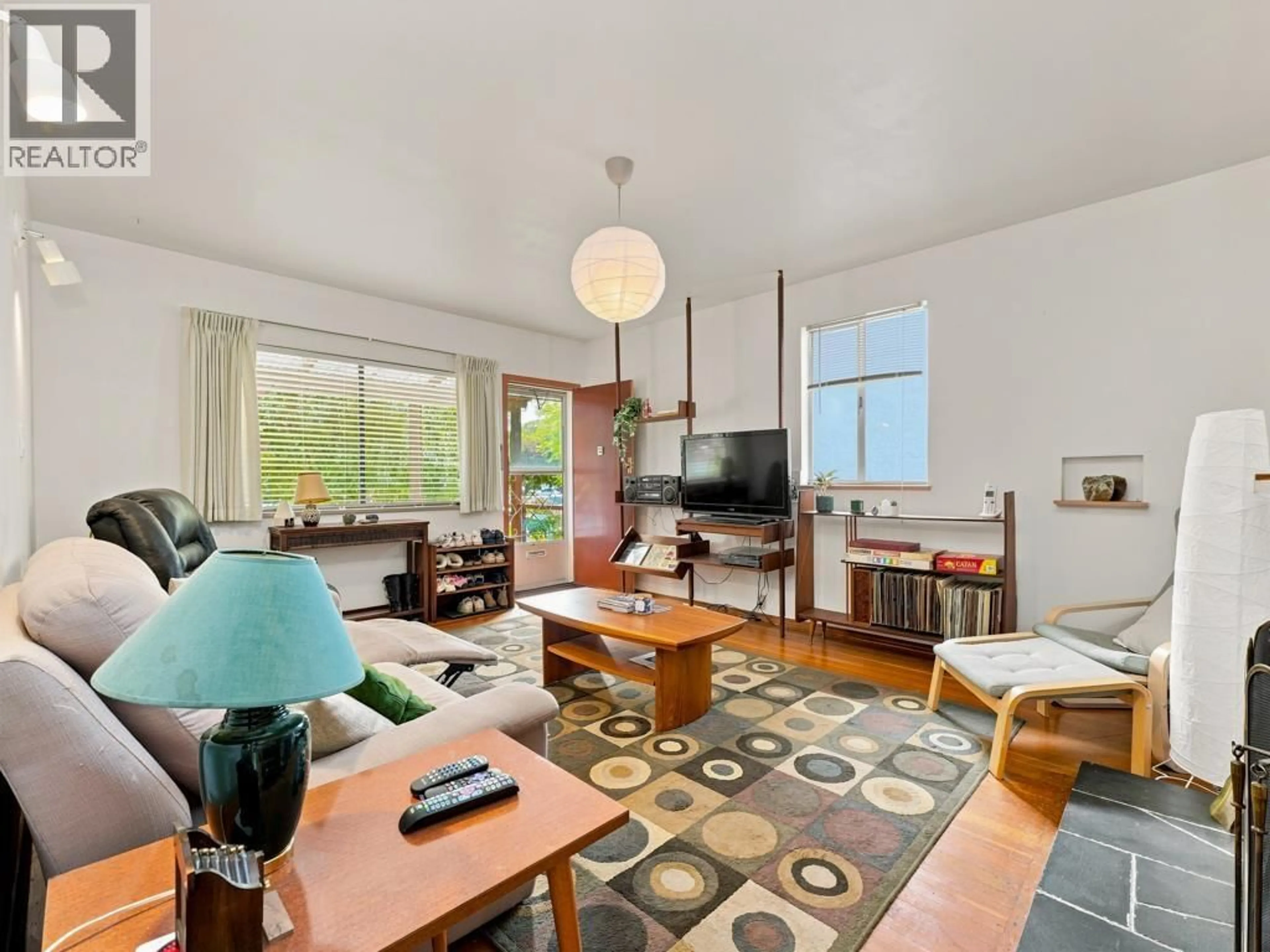 Living room with furniture, unknown for 3017 17TH AVENUE, Vancouver British Columbia V5M2N5