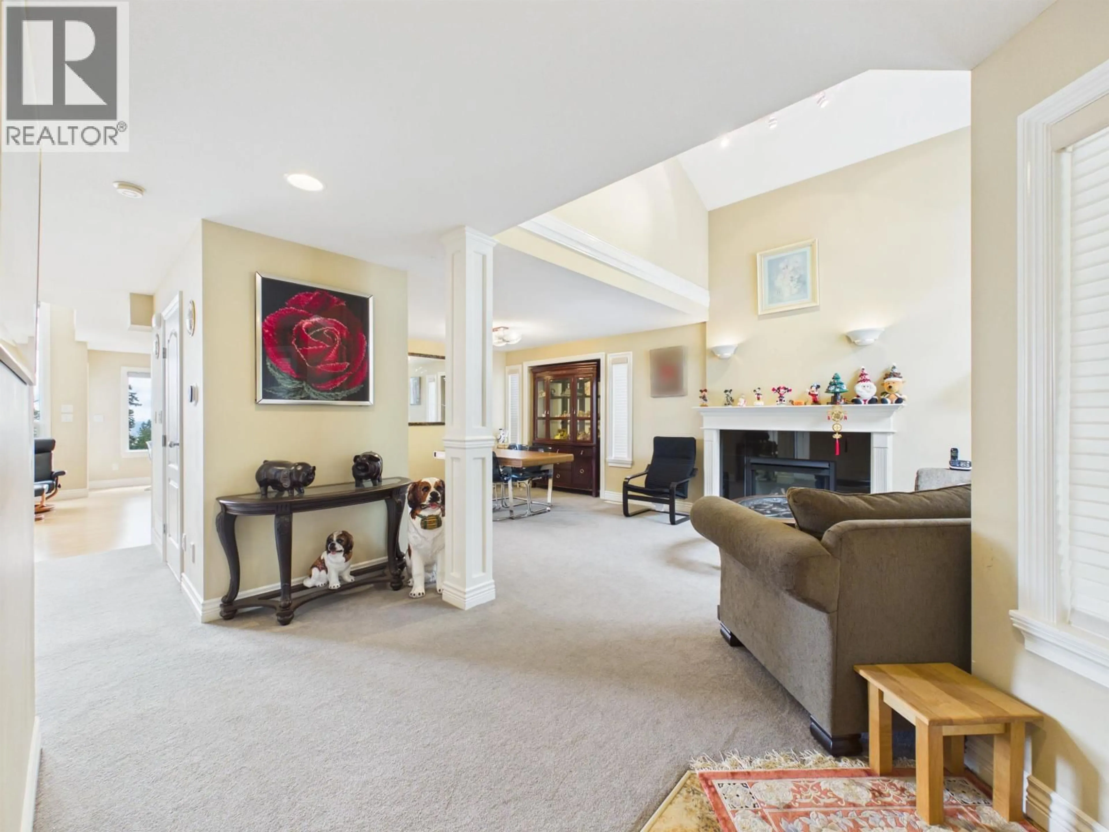 Indoor foyer for 3010 MAPLEWOOD COURT, Coquitlam British Columbia V3E3P3
