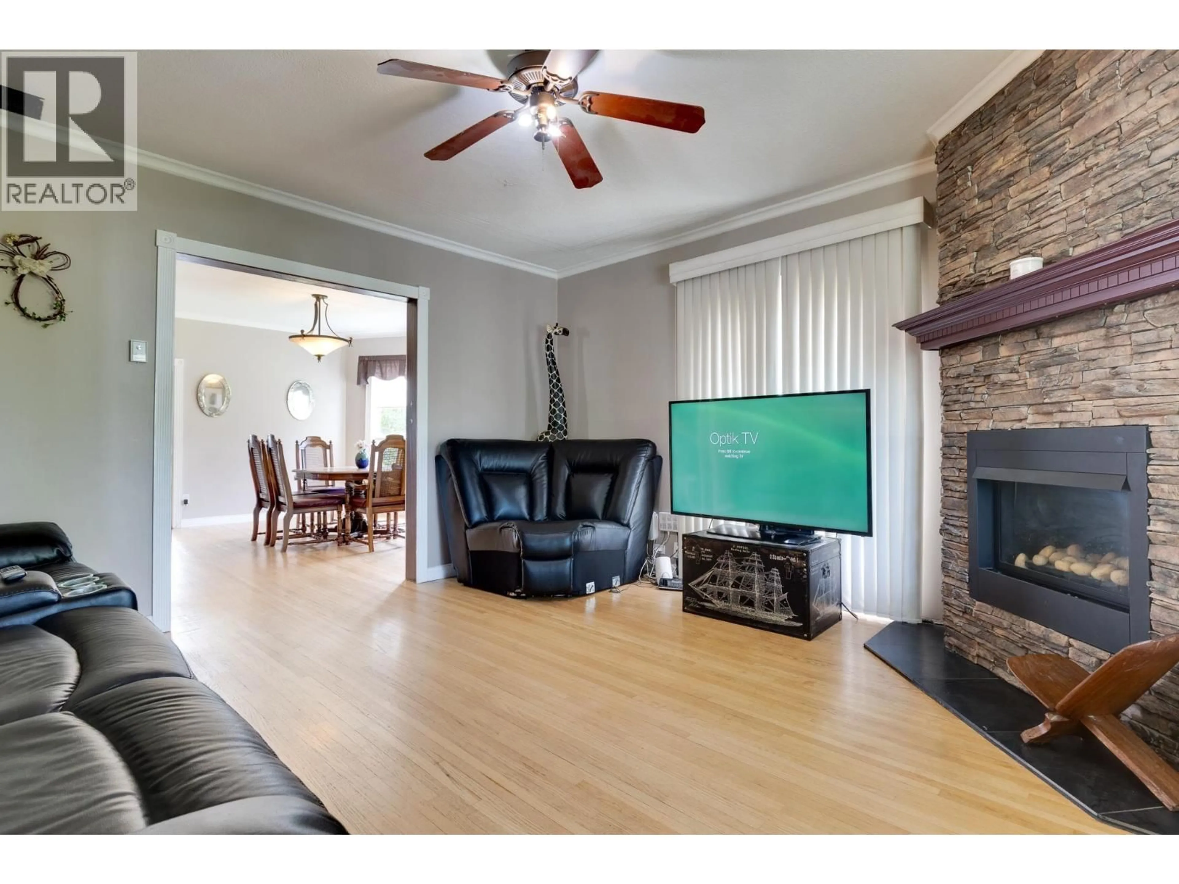 Living room with furniture, wood/laminate floor for 1488 GORSE STREET, Prince George British Columbia V2L1G3
